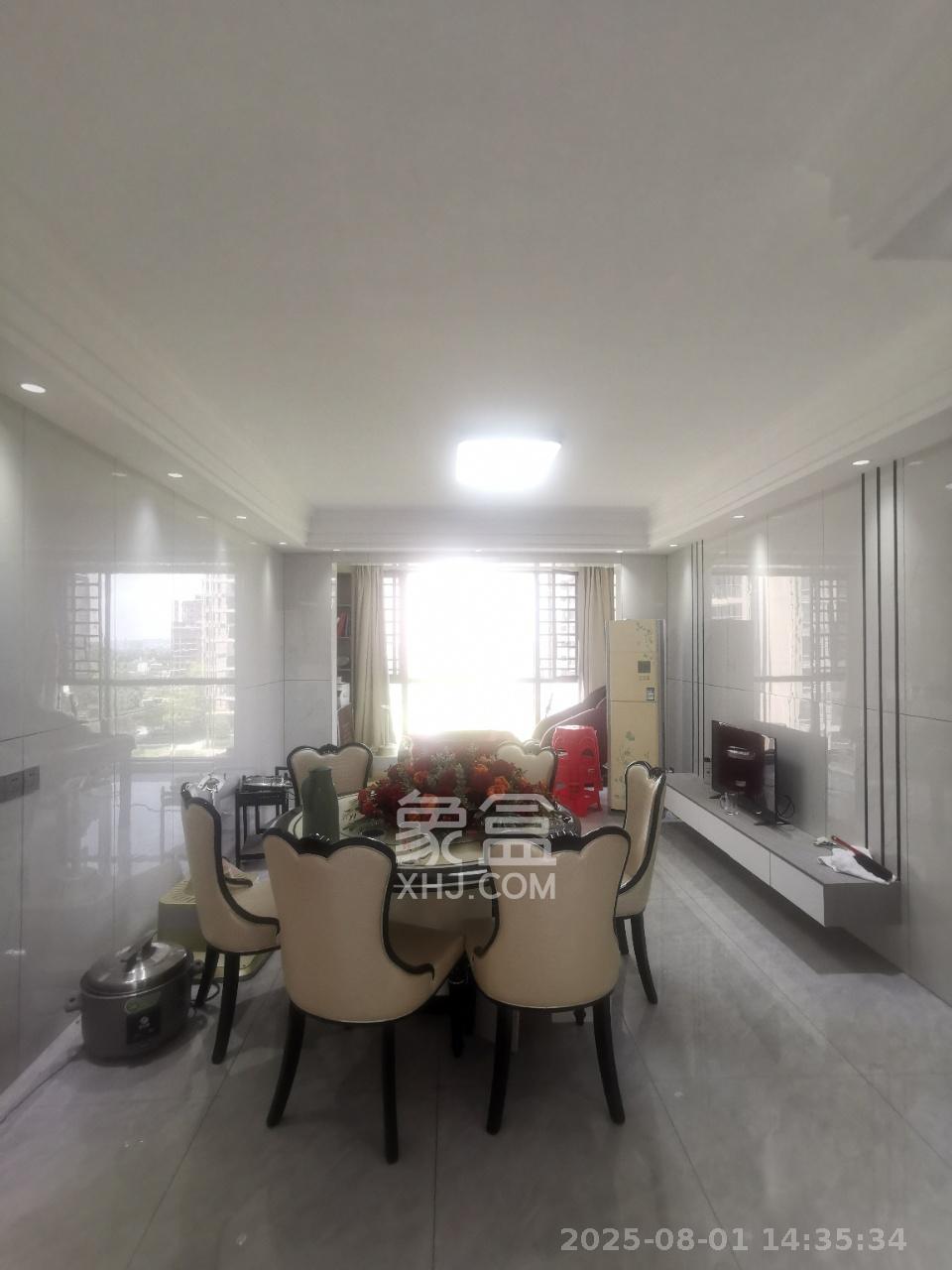 星发东宸花园  3室2厅2卫    2200.0元/月室内图