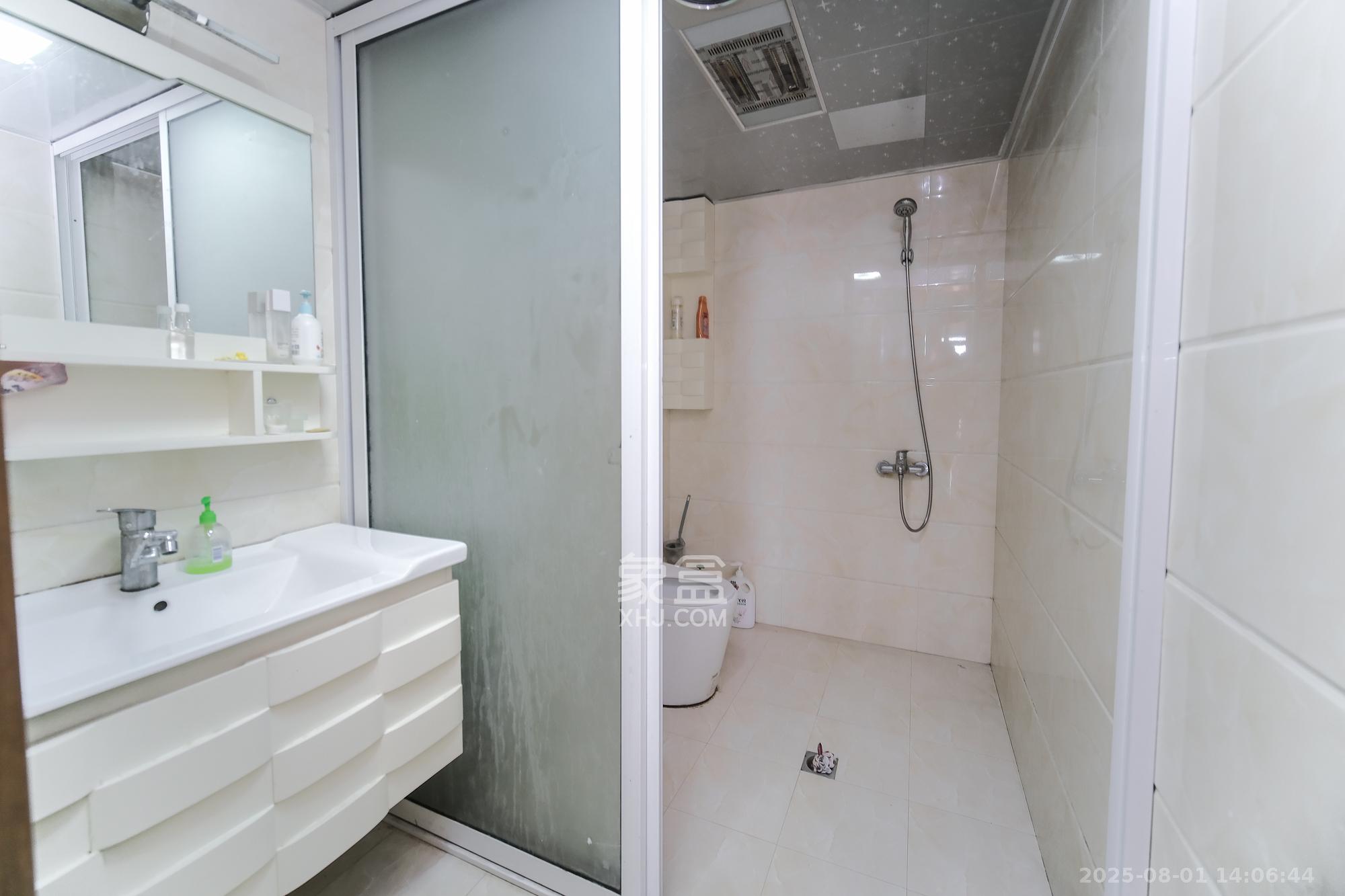 好望谷  3室2厅2卫    72.0万 好望谷  3室2厅2卫    72.0万卫生间