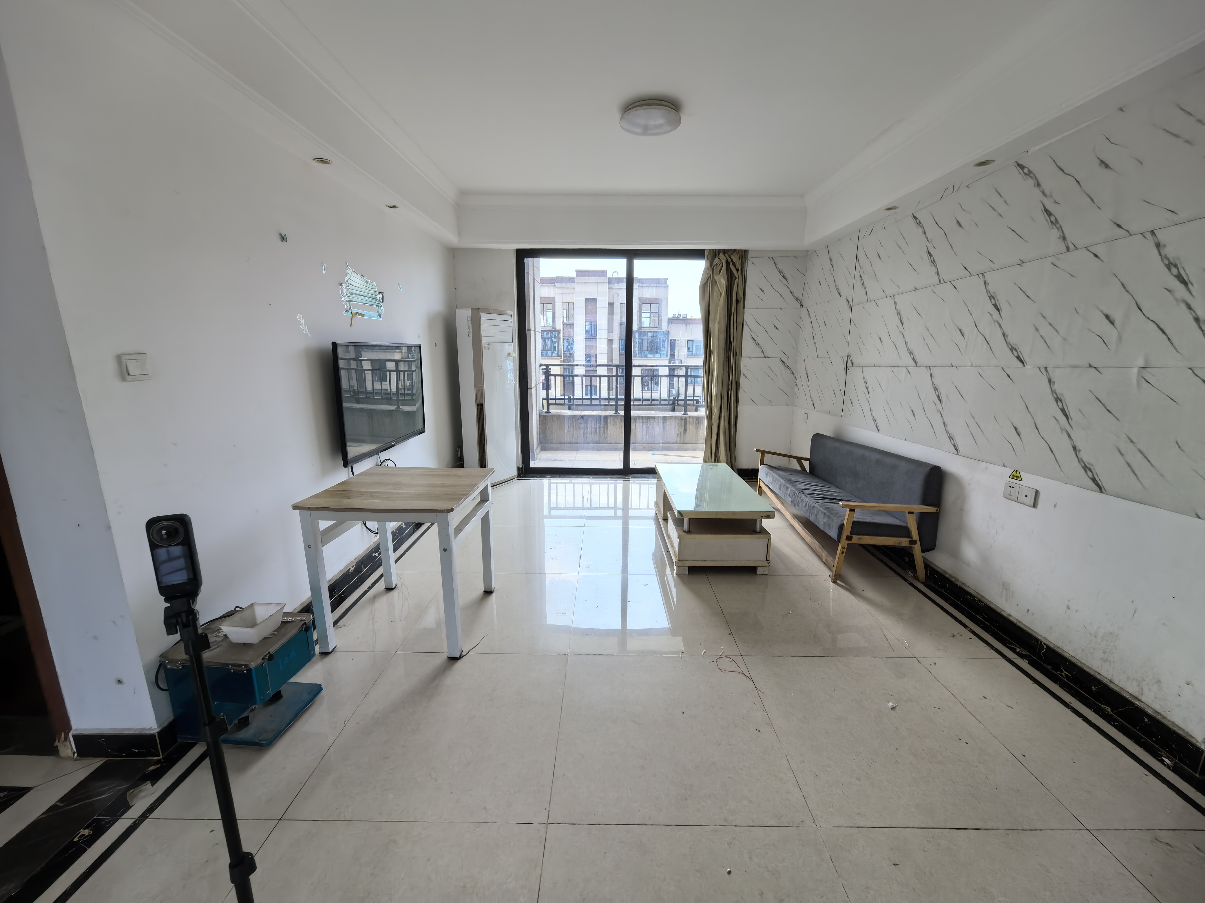 中海新城熙岸（中信新城五期）  3室2厅2卫    2000.0元/月户型图