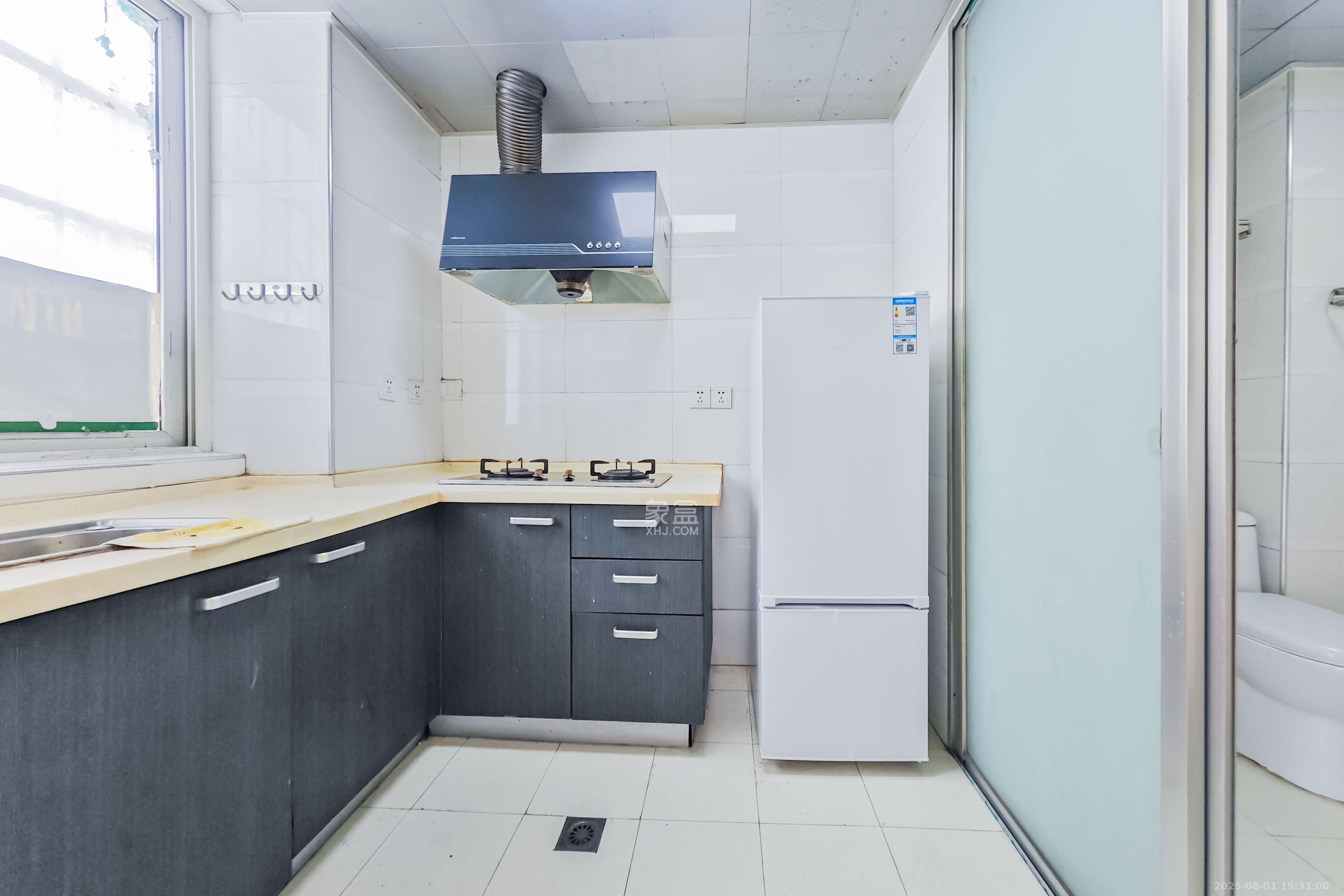 都市馨园  3室2厅2卫    98.0万厨房