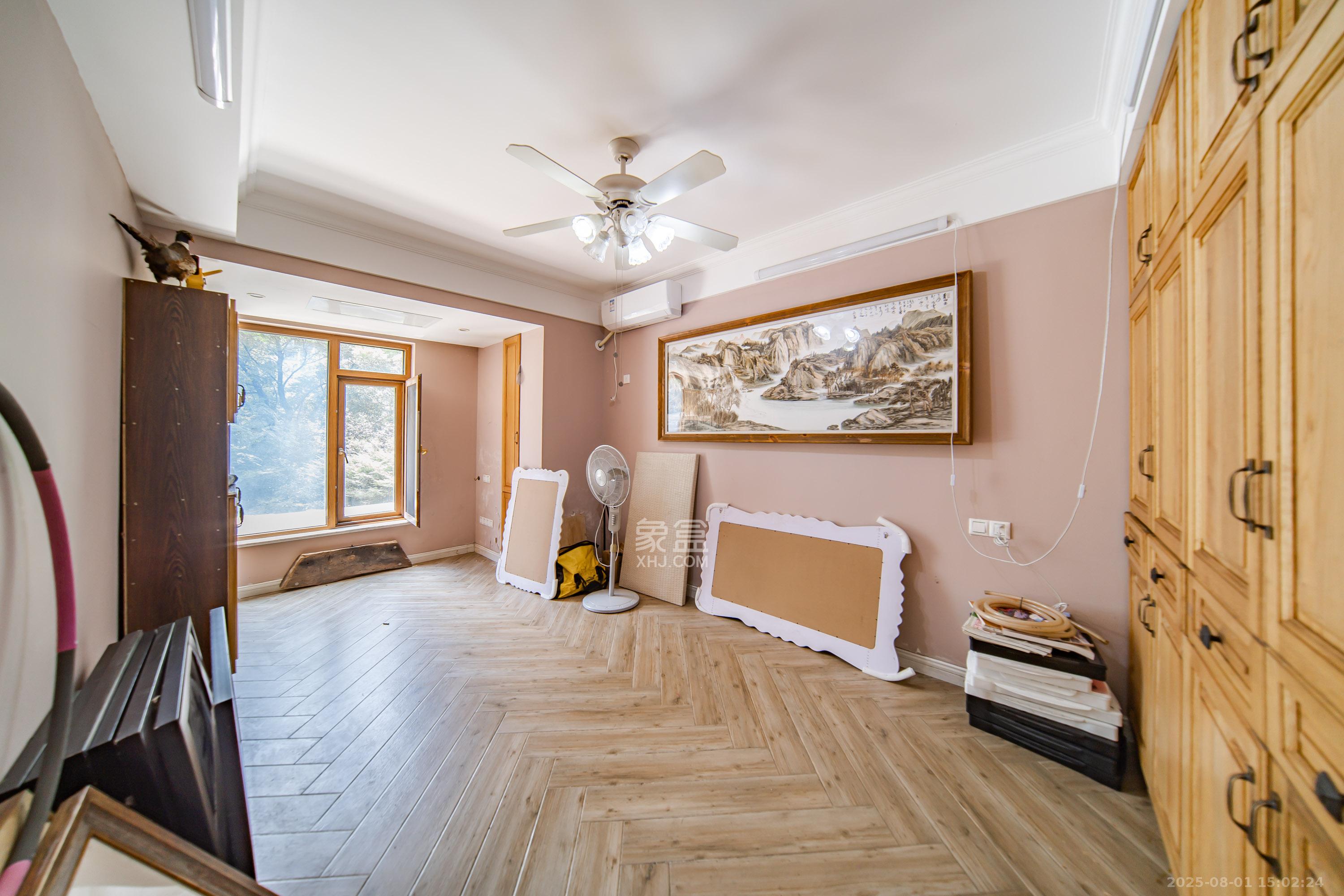 中天栖溪里  3室2厅2卫    198.0万 中天栖溪里  3室2厅2卫    198.0万卧室