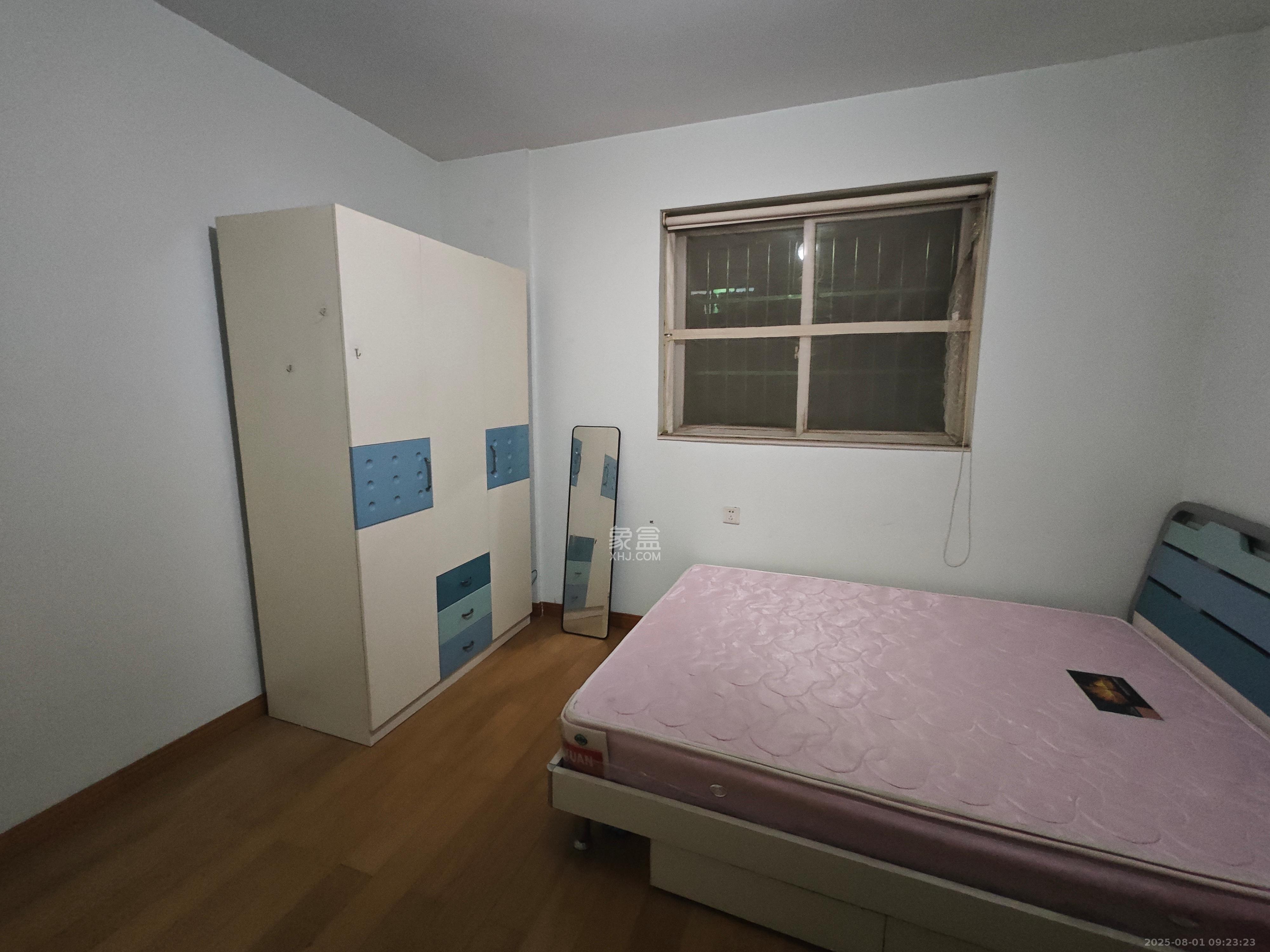 恩瑞麓山名园（龙王港小区）  4室2厅2卫    3000.0元/月室内图