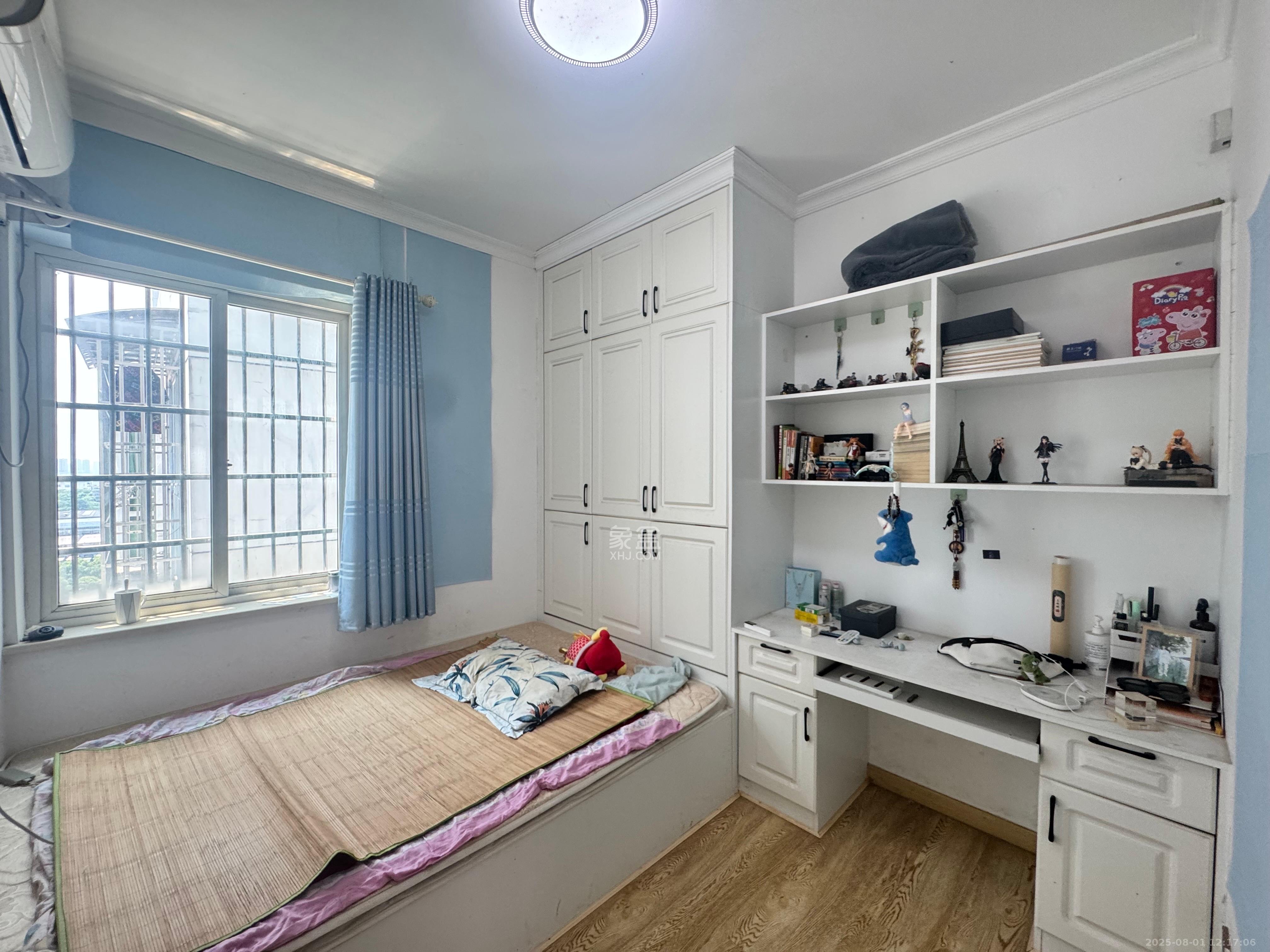 广泰家园  4室2厅2卫    2500.0元/月室内图