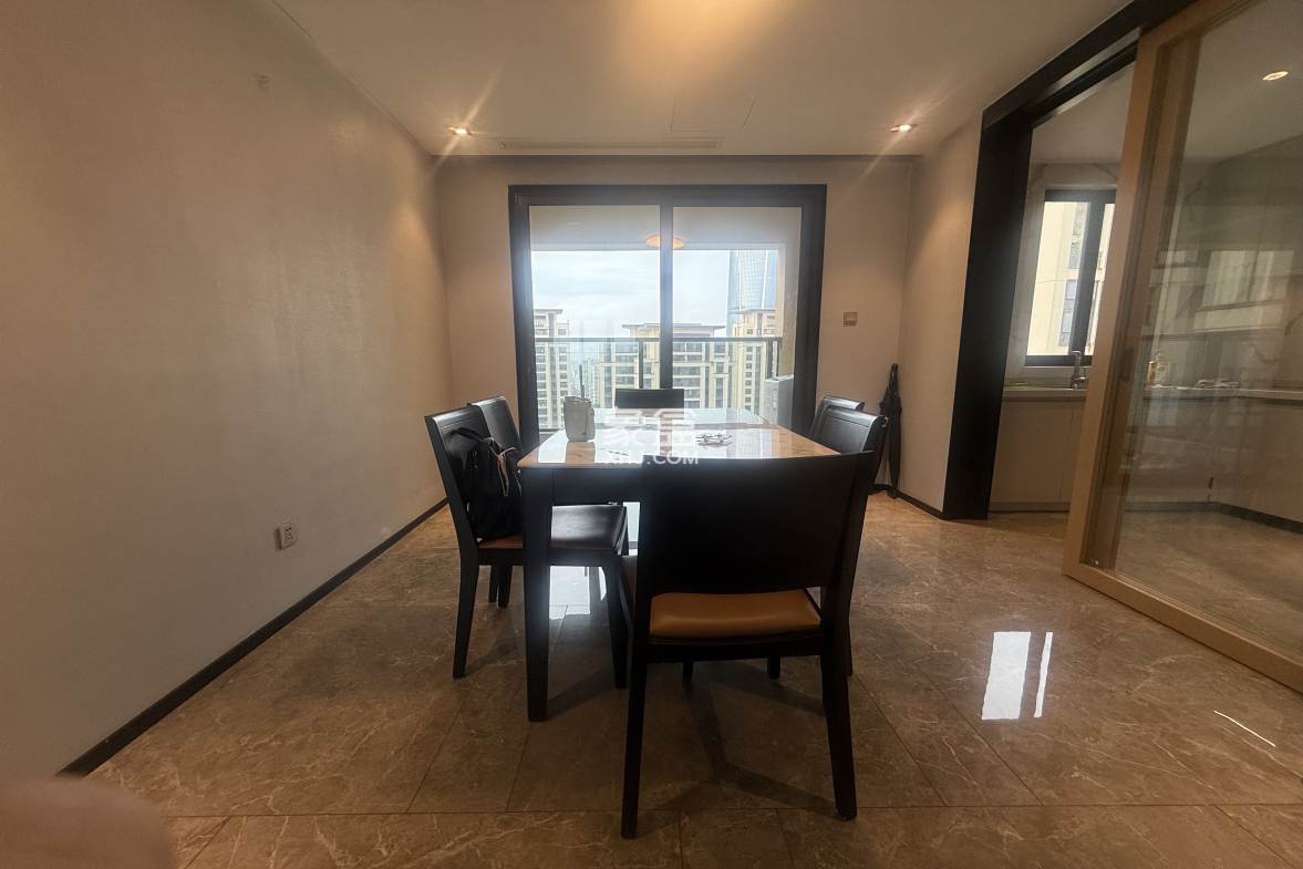 融创海口一号 4室2厅2卫 6000.00元/月 融创海口一号 4室2厅2卫 6000.00元/月室内图