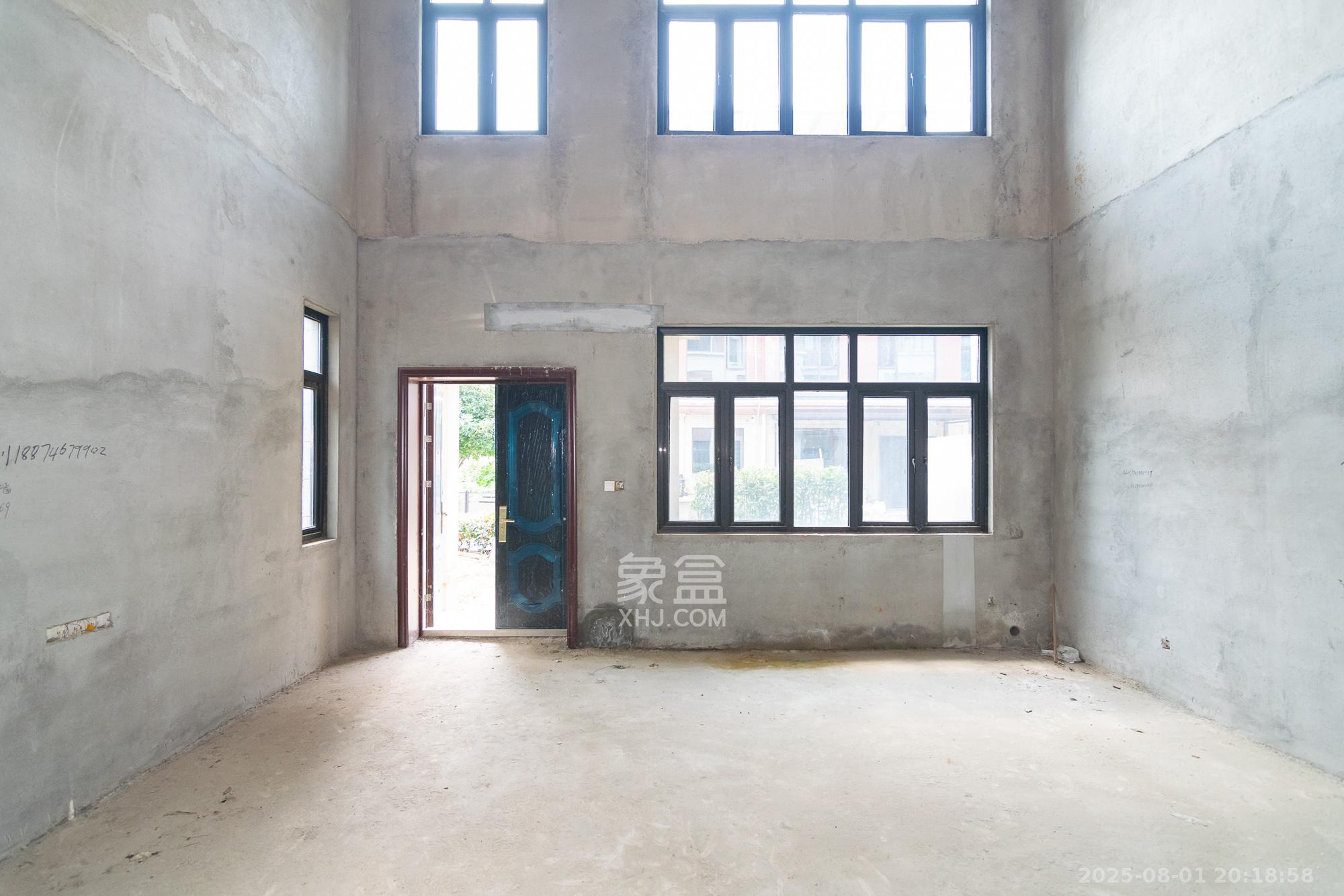 碧桂园高尔夫花园  5室2厅3卫    380.0万 碧桂园高尔夫花园  5室2厅3卫    380.0万