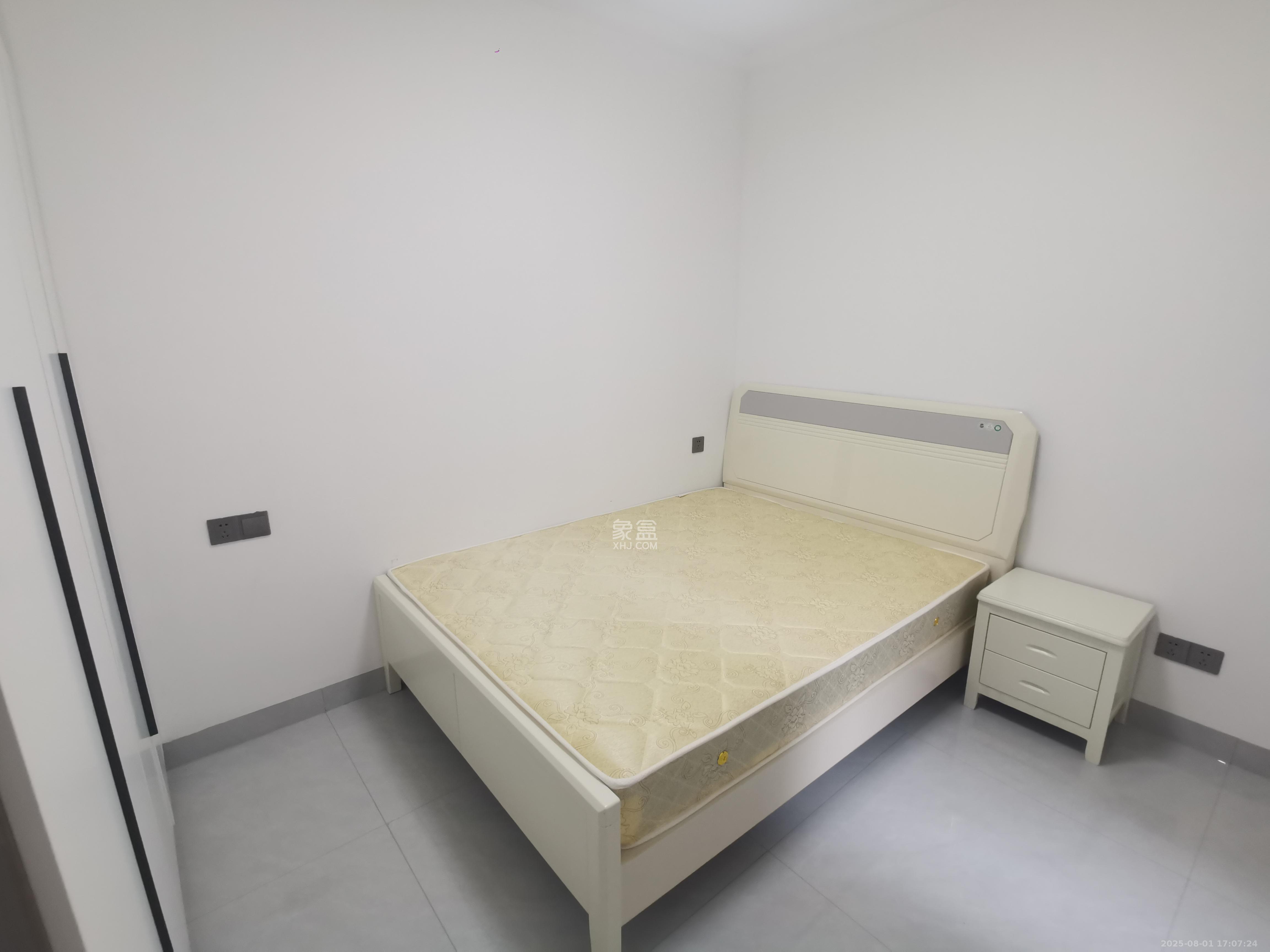 明发阅江悦府  3室2厅1卫    2300.0元/月室内图