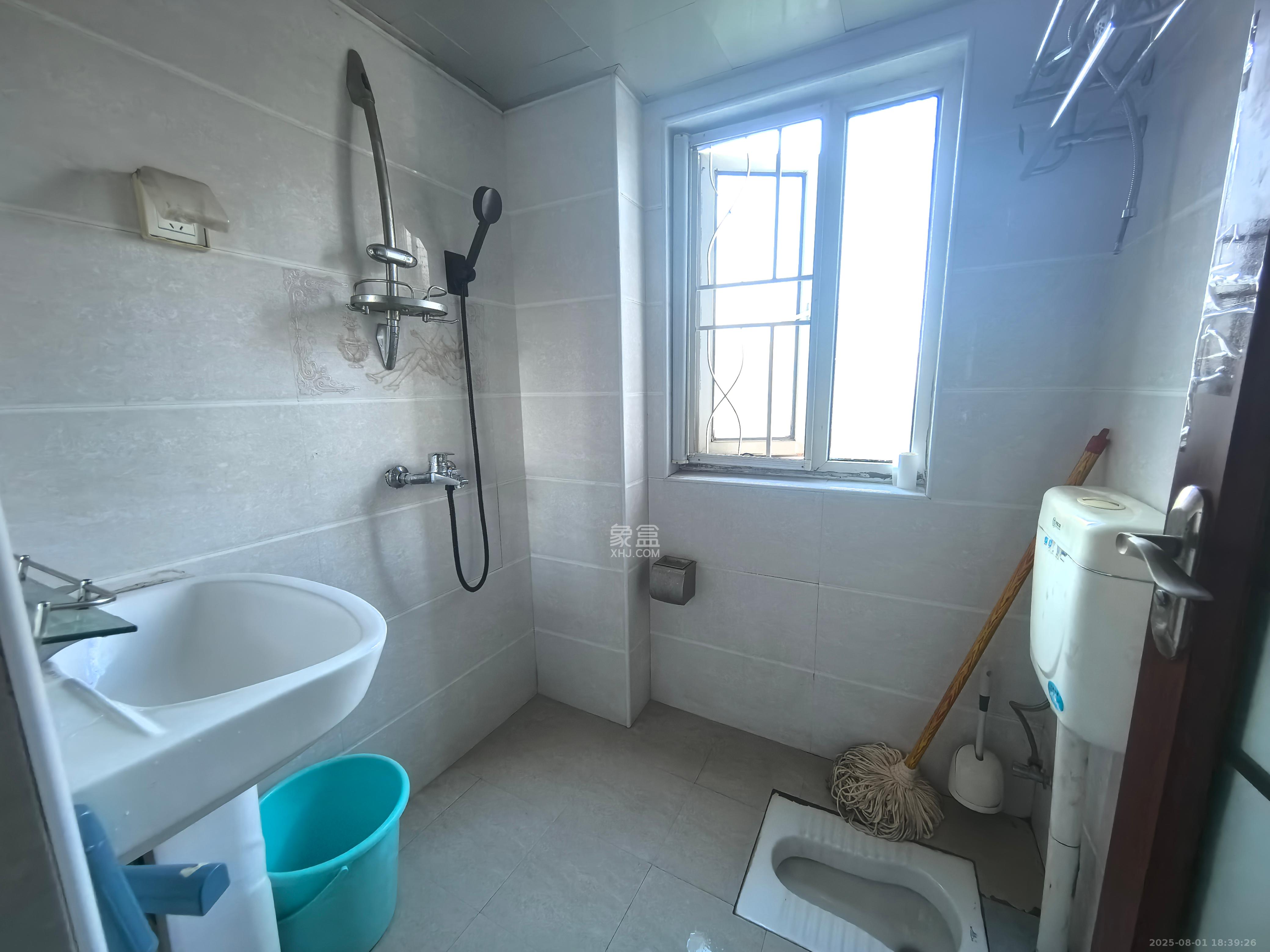 万国城(当代满庭春MOMA)二期 3室2厅2卫 2100.0元/月 万国城(当代满庭春MOMA)二期 3室2厅2卫 2100.0元/月室内图