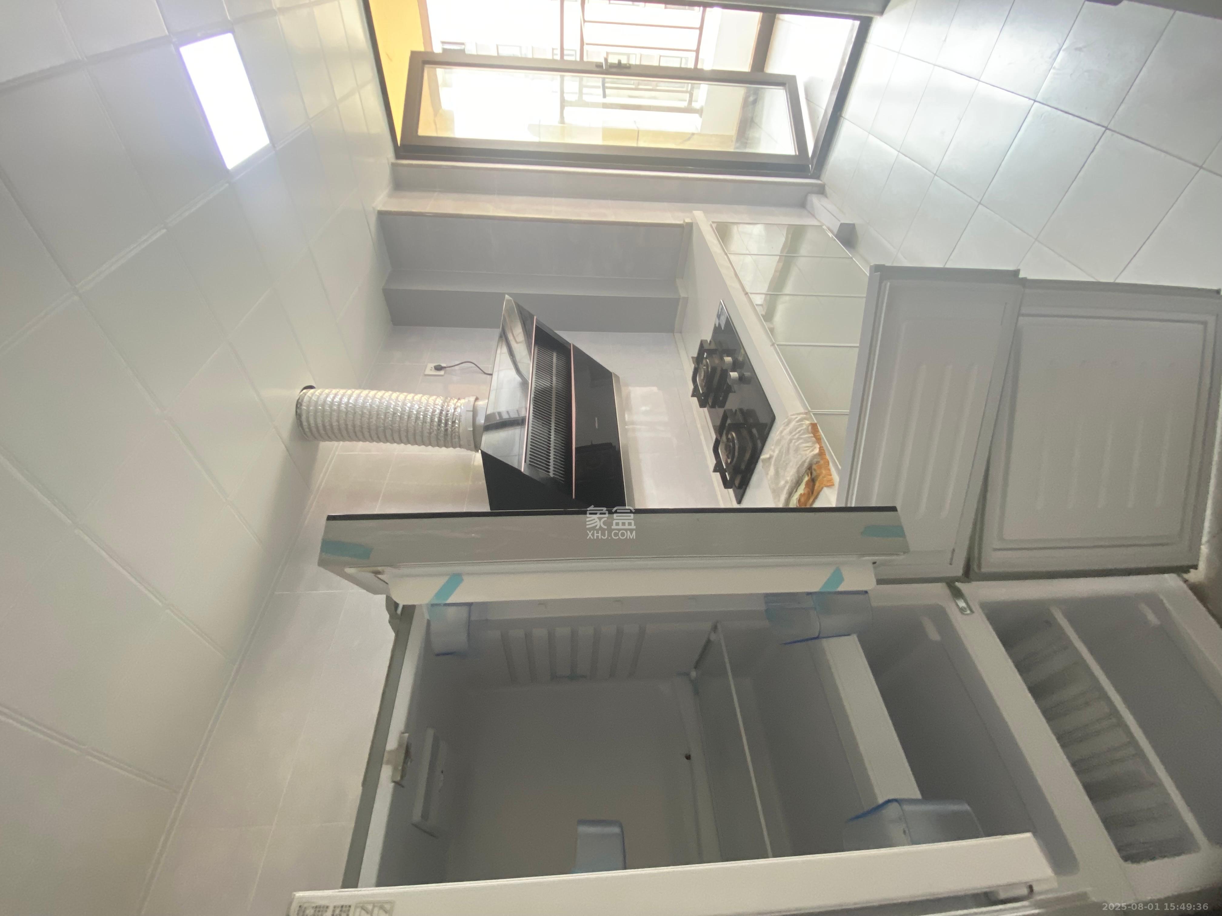 绿地海外滩二期 4室2厅2卫 2300.0元/月 绿地海外滩二期 4室2厅2卫 2300.0元/月室内图