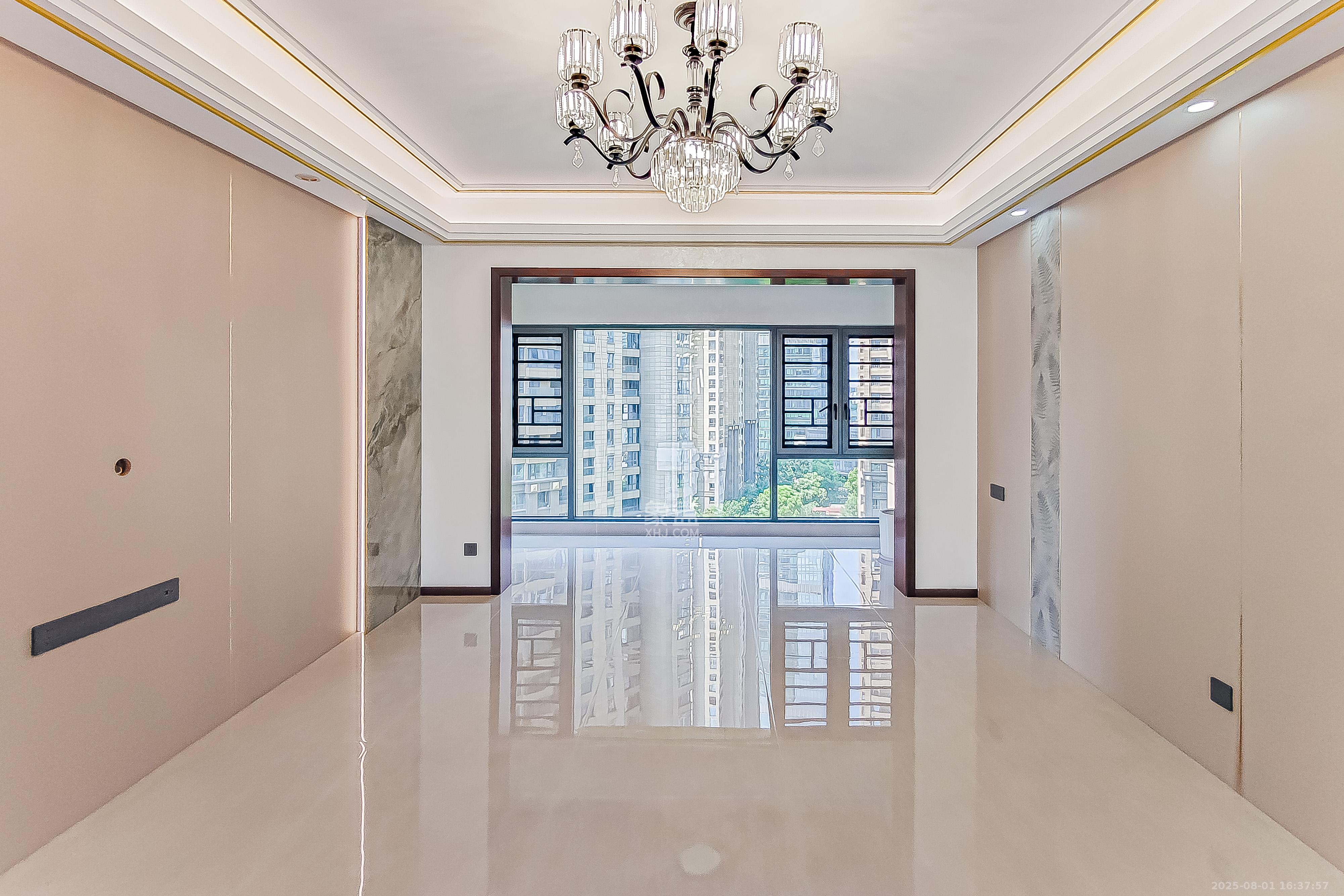 保利国际广场  3室2厅2卫    259.0万客厅