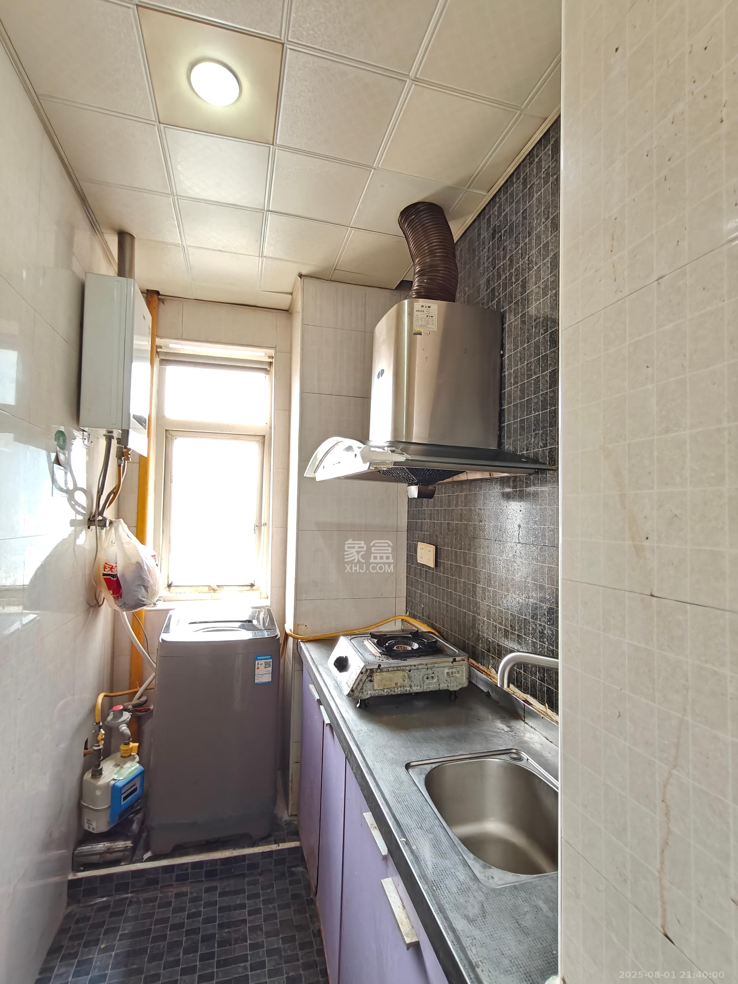 汇富中心 1室1厅1卫 1900.0元/月 汇富中心 1室1厅1卫 1900.0元/月室内图