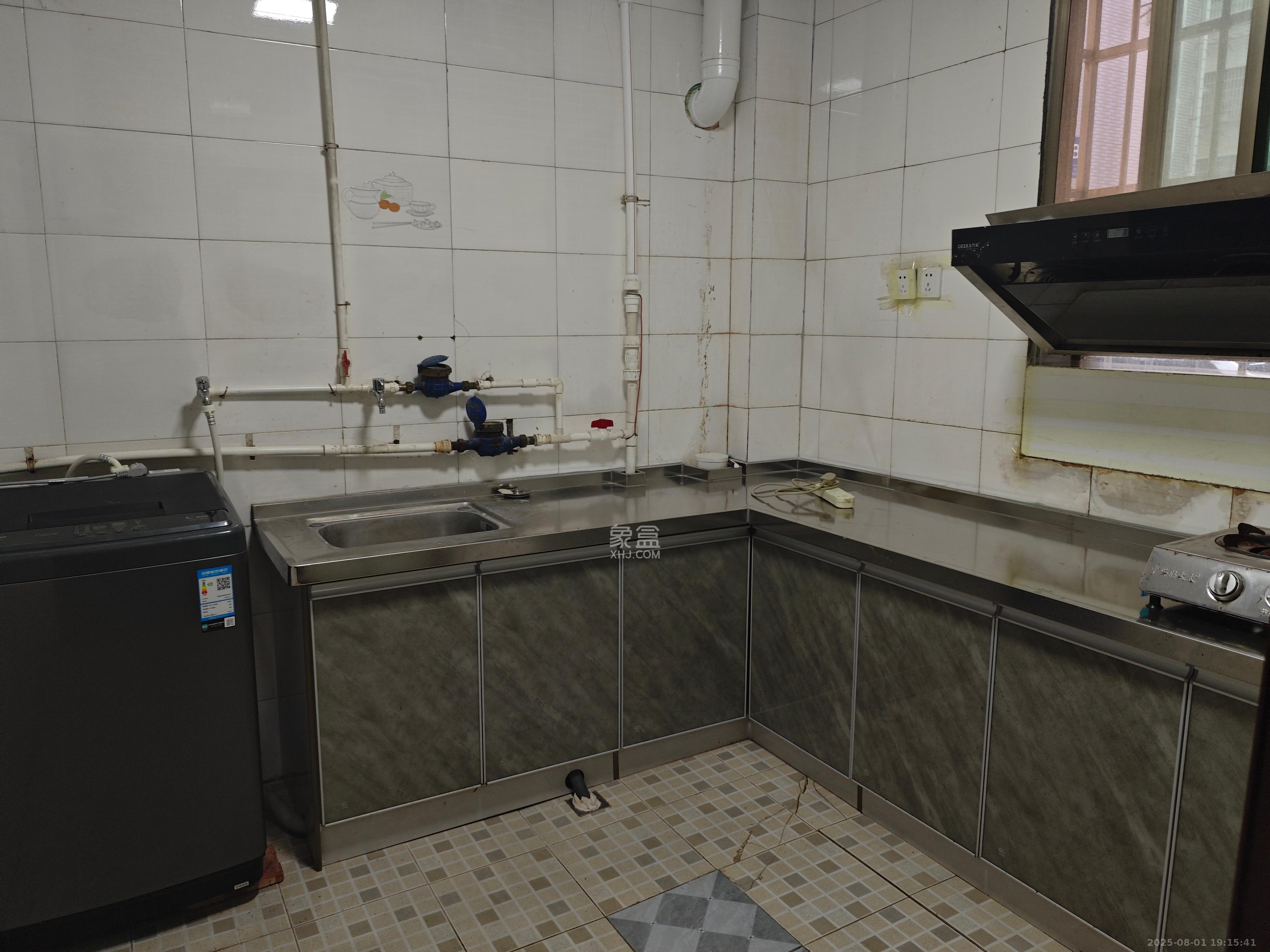 岳北社区 1室1厅1卫 1700.0元/月 岳北社区 1室1厅1卫 1700.0元/月室内图