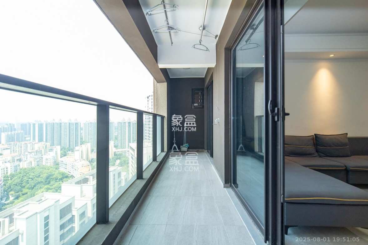 东原麓印长江A区  4室2厅2卫    140.0万 东原麓印长江A区  4室2厅2卫    140.0万阳台