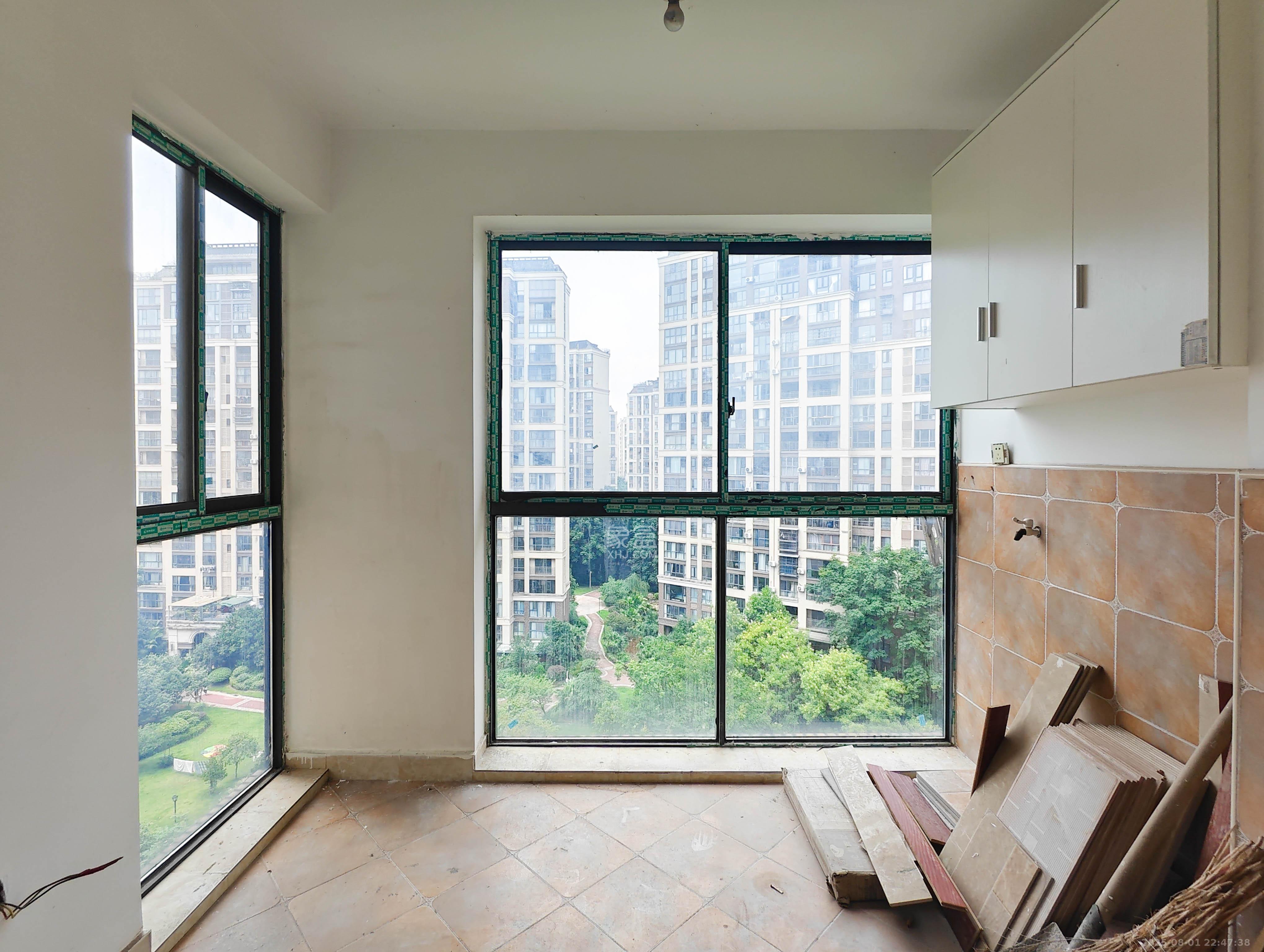 五矿紫湖香醍 4室2厅2卫 100.0万 五矿紫湖香醍 4室2厅2卫 100.0万阳台