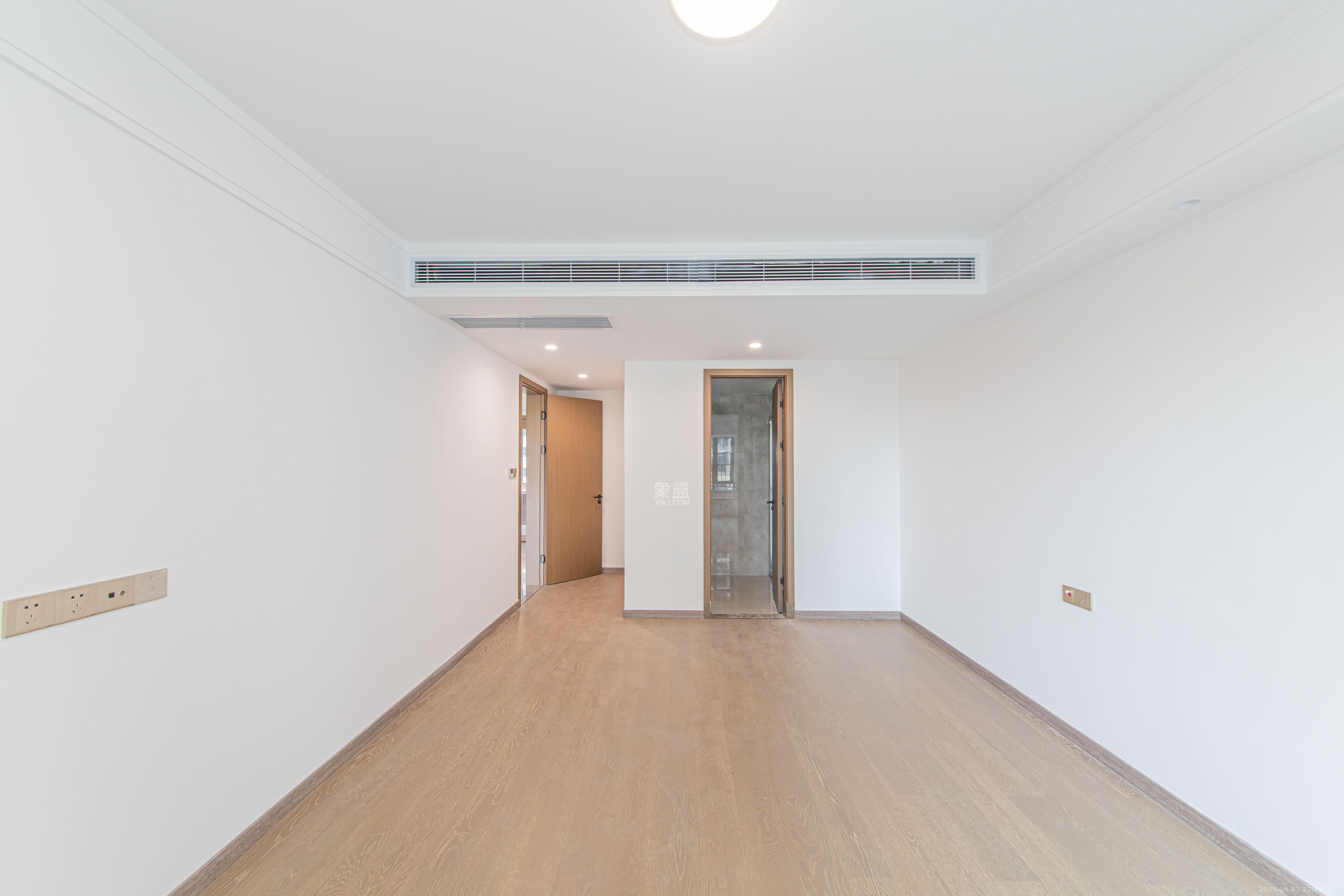 江悦和鸣  4室2厅2卫    215.0万 江悦和鸣  4室2厅2卫    215.0万卧室