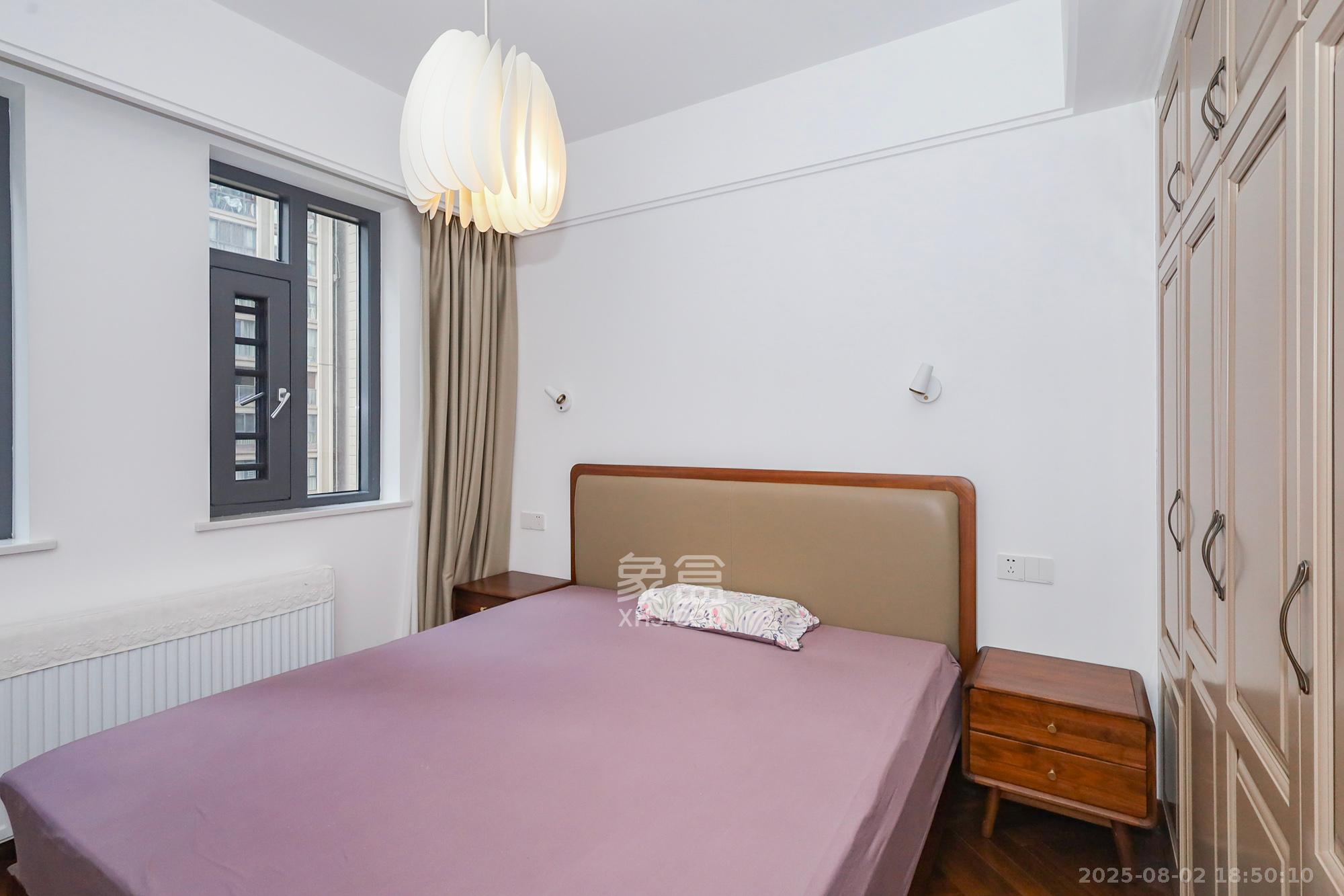 八方小区B区  4室2厅2卫    605.0万卧室