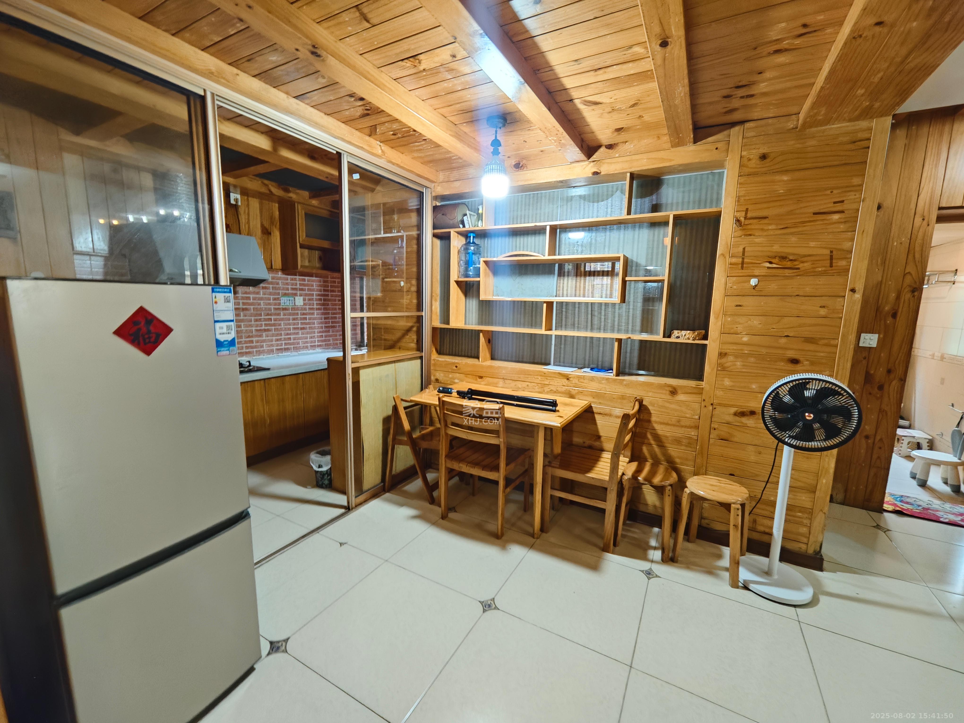 四季阳光花城 2室2厅1卫 3200.0元/月 四季阳光花城 2室2厅1卫 3200.0元/月室内图