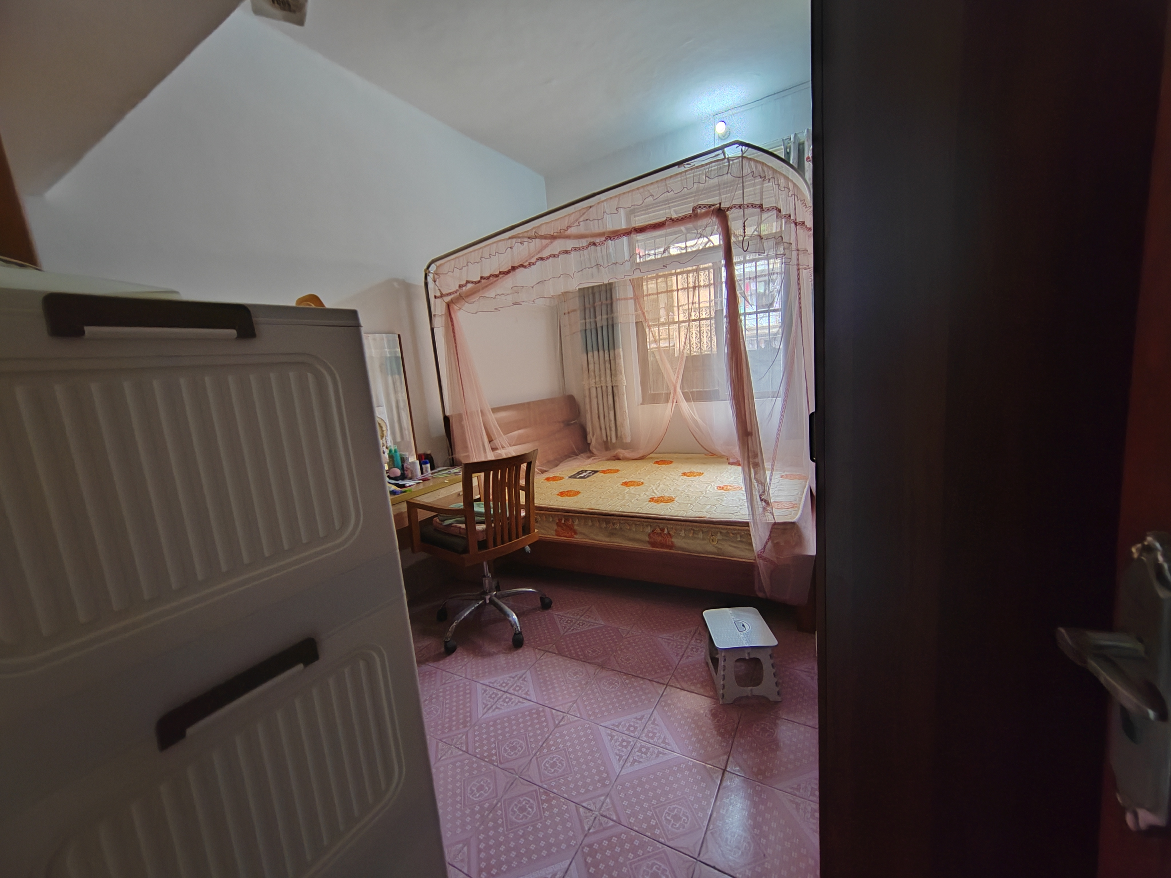 邮政局宿舍(海府路) 2室1厅1卫 65.0万 邮政局宿舍(海府路) 2室1厅1卫 65.0万客厅