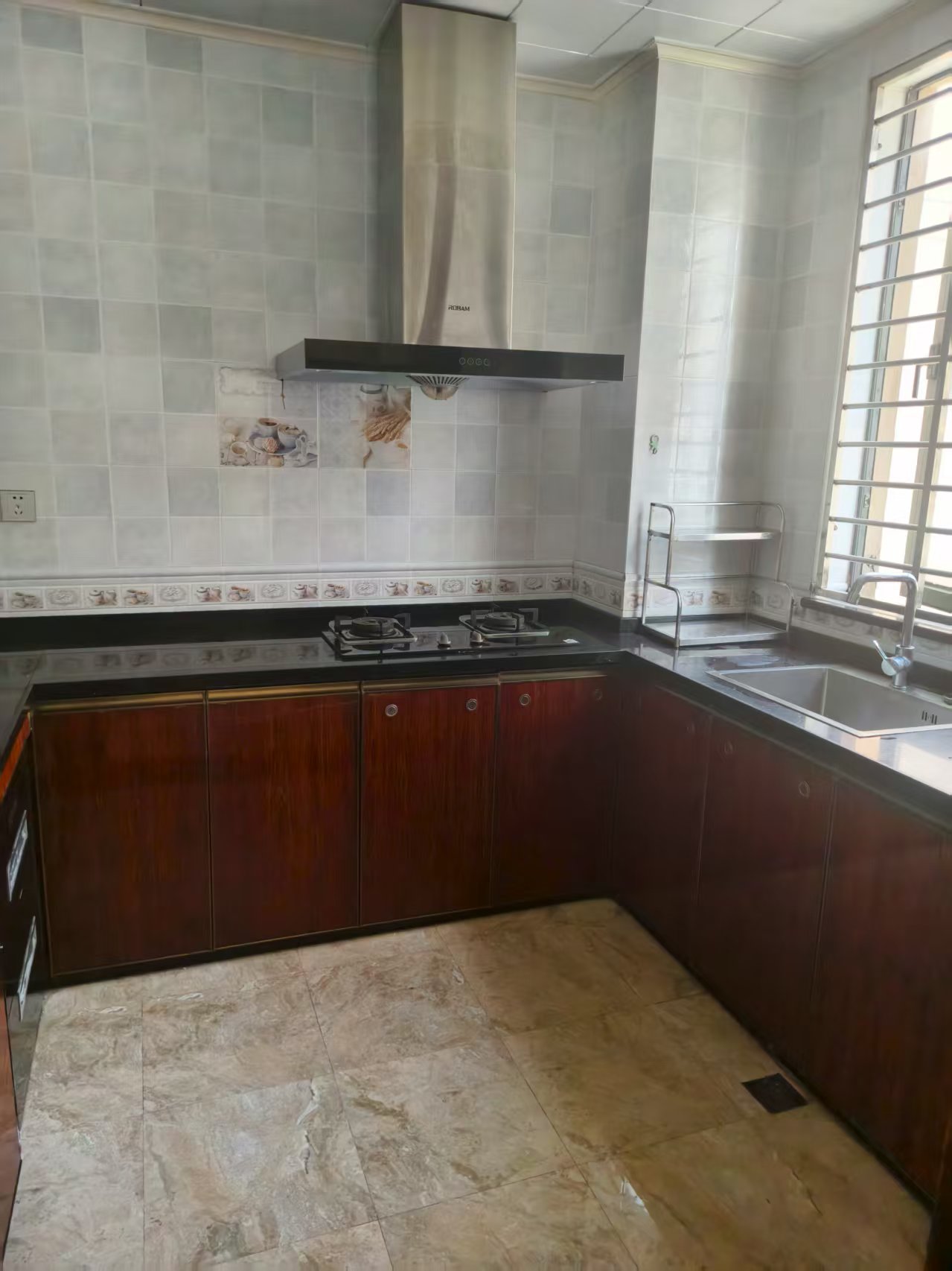 海阔天空-国瑞城二期(雅仕苑) 1室2厅1卫 4500.0元/月 海阔天空-国瑞城二期(雅仕苑) 1室2厅1卫 4500.0元/月室内图