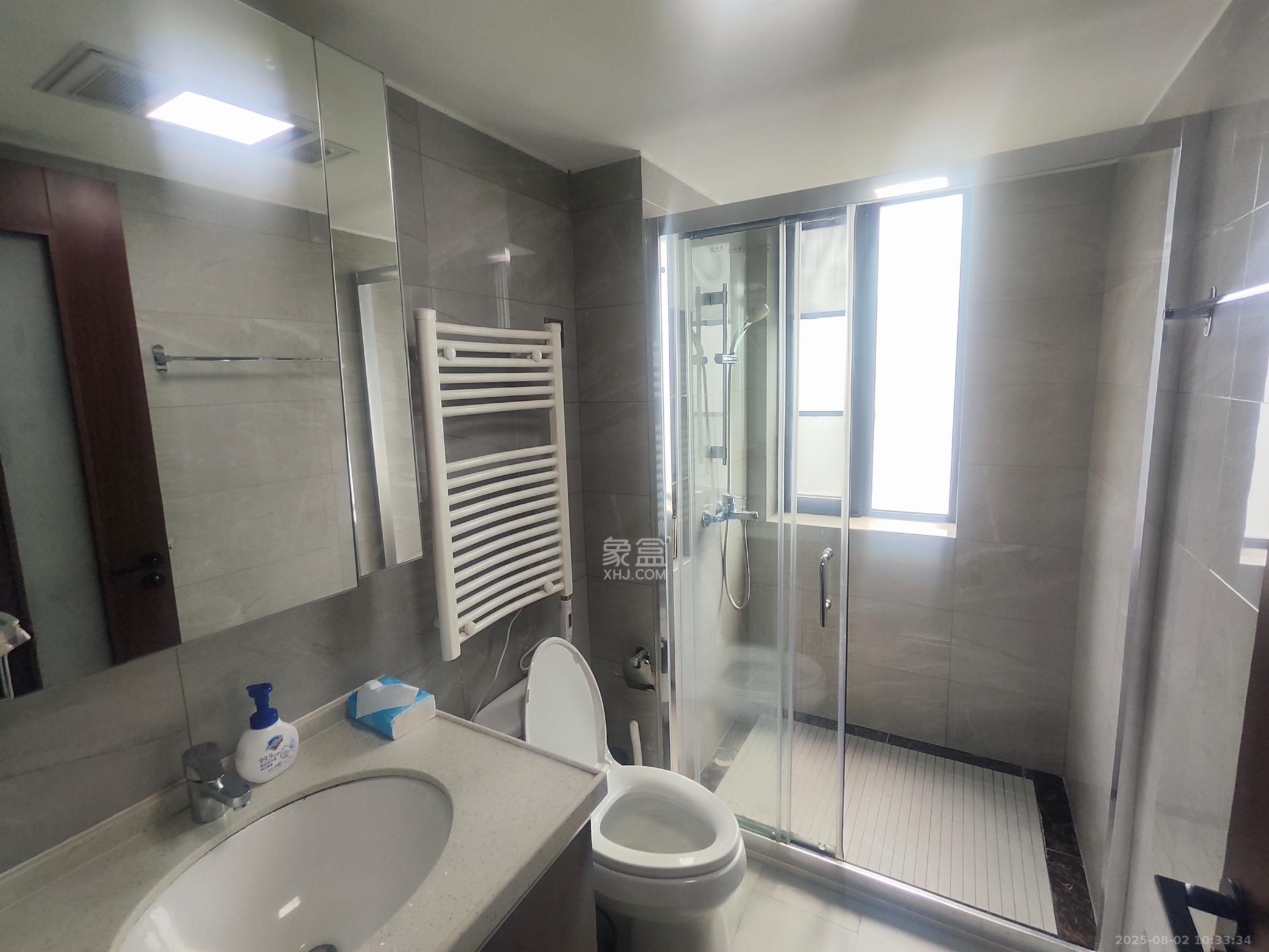 绿地长沙城际空间站(绿地新里佳苑) 4室2厅2卫 3800.0元/月 绿地长沙城际空间站(绿地新里佳苑) 4室2厅2卫 3800.0元/月室内图