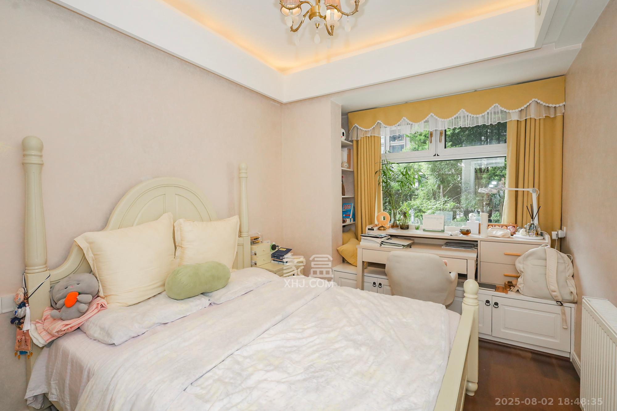 八方小区C区  3室2厅2卫    488.0万卧室