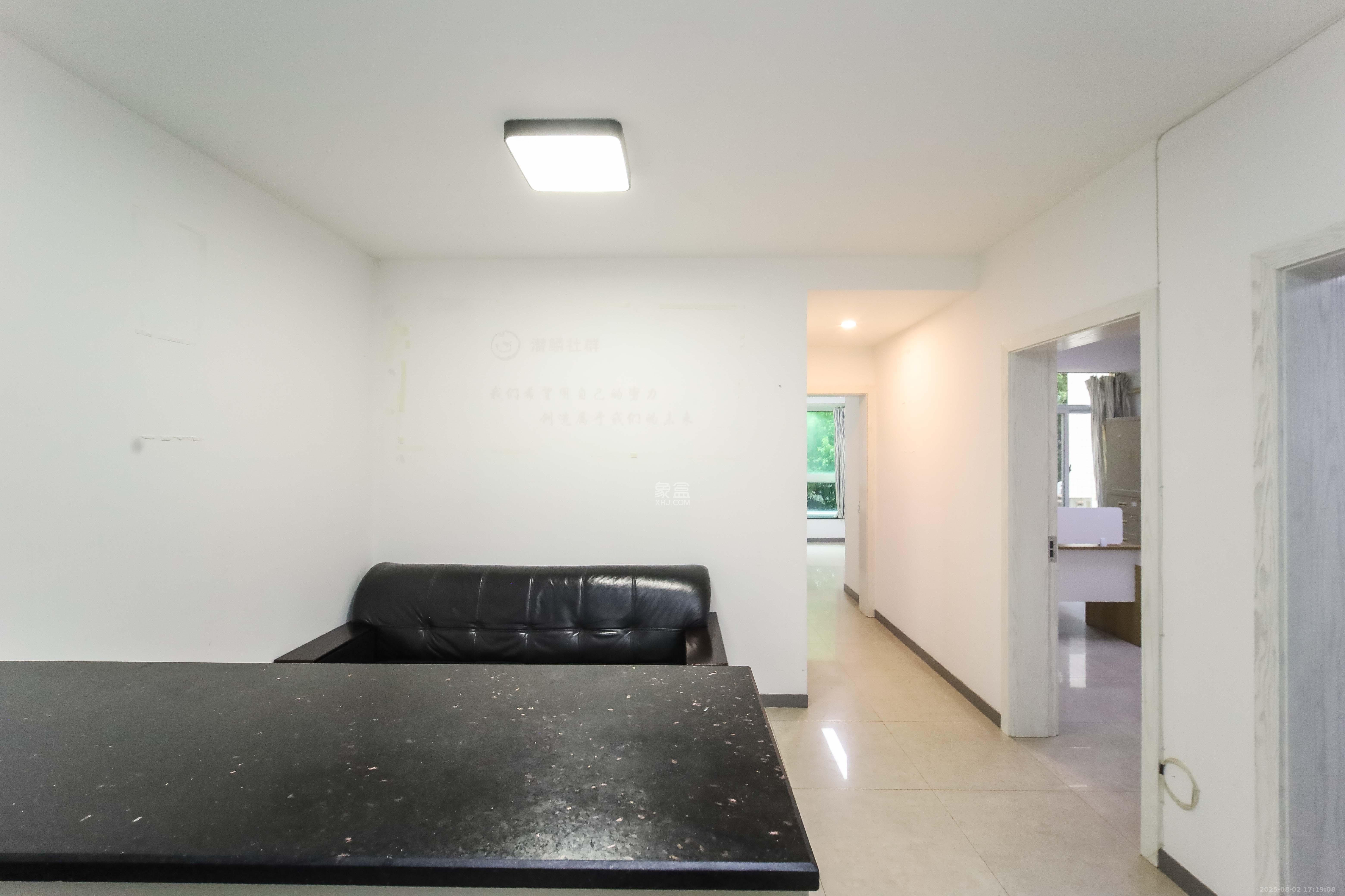 宏华花苑  3室2厅1卫    96.0万卧室