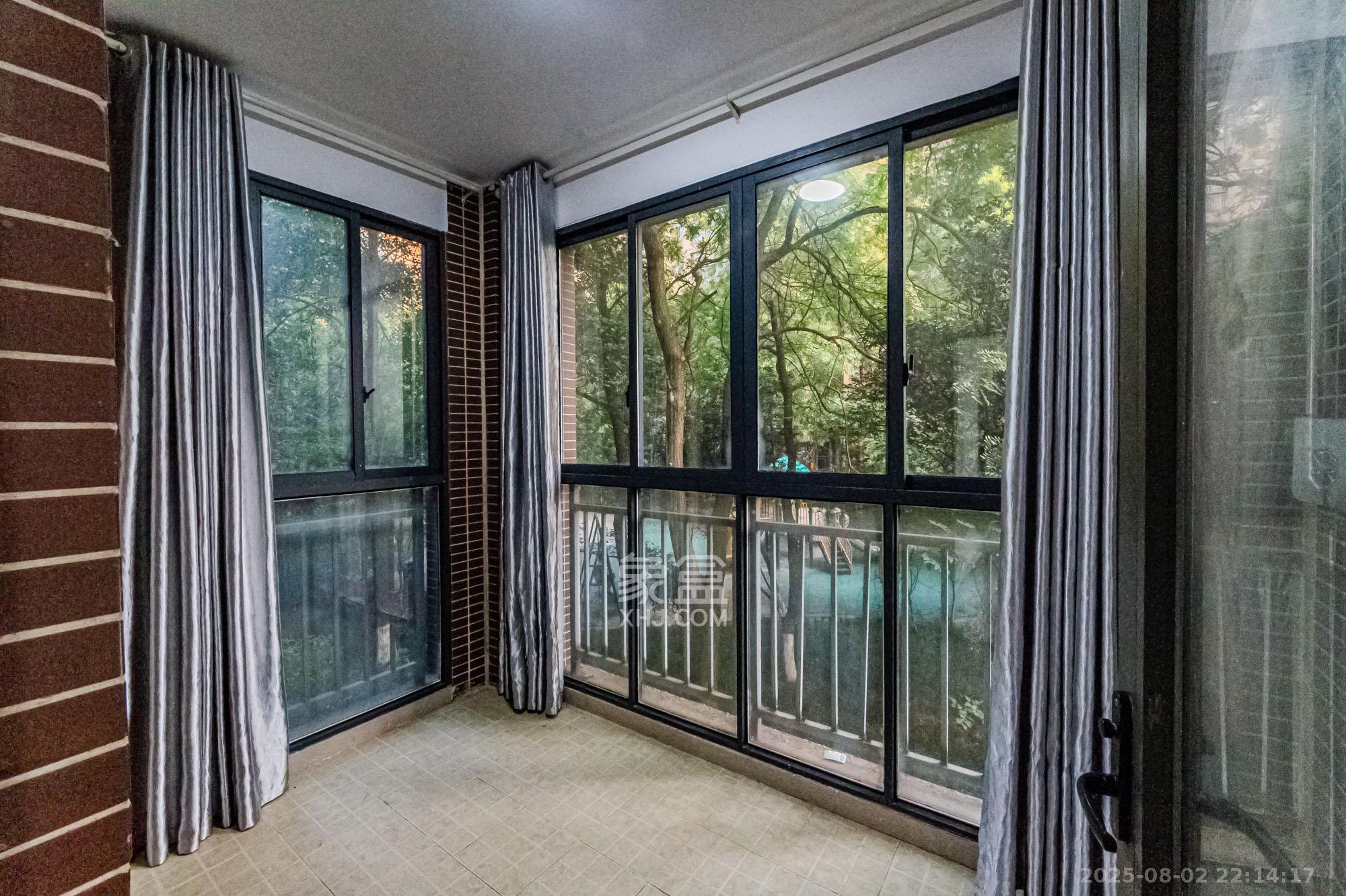 英祥春天  3室2厅1卫    70.0万 英祥春天  3室2厅1卫    70.0万阳台