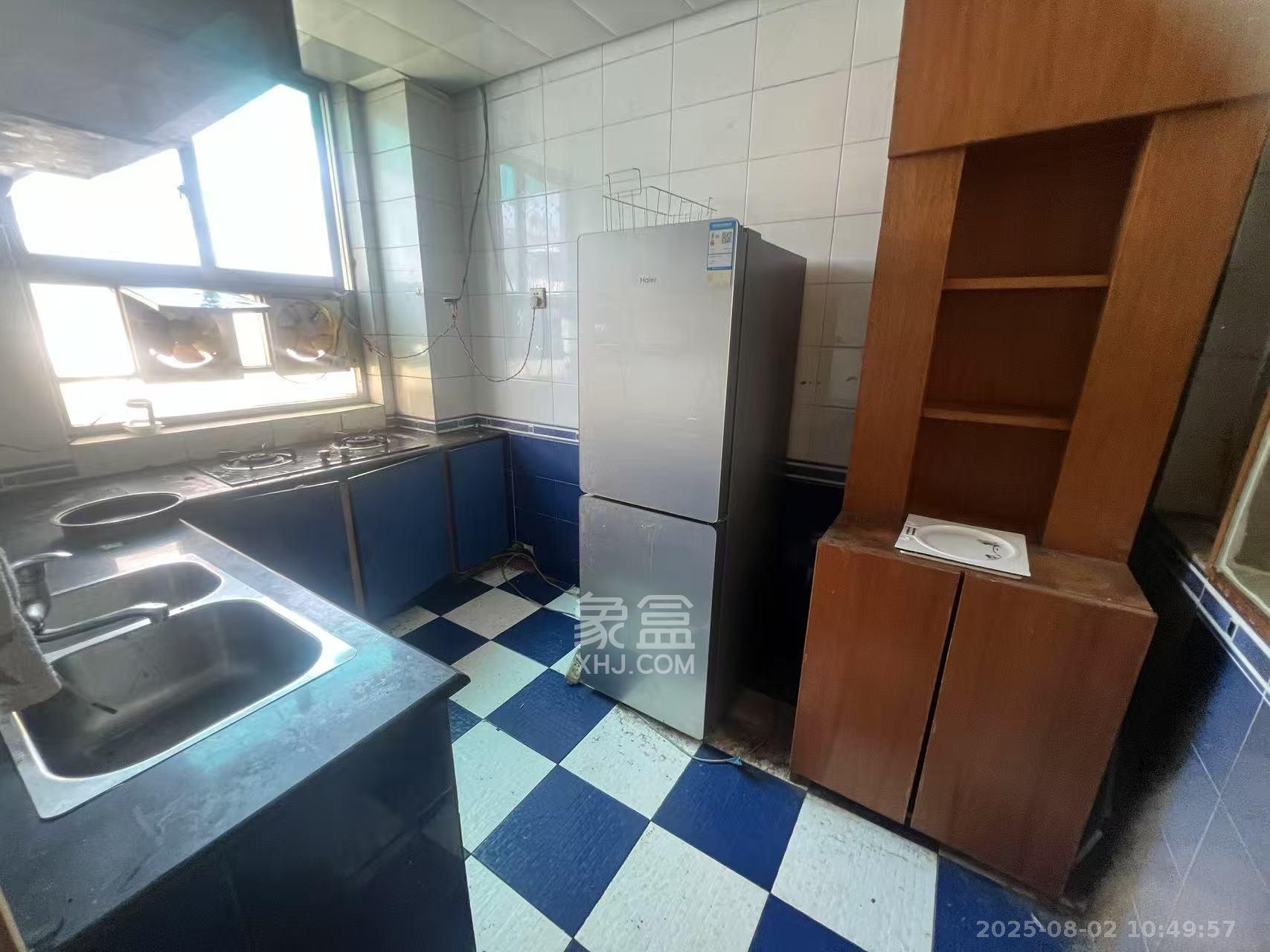 东南明苑 2室2厅1卫 1600.0元/月 东南明苑 2室2厅1卫 1600.0元/月室内图