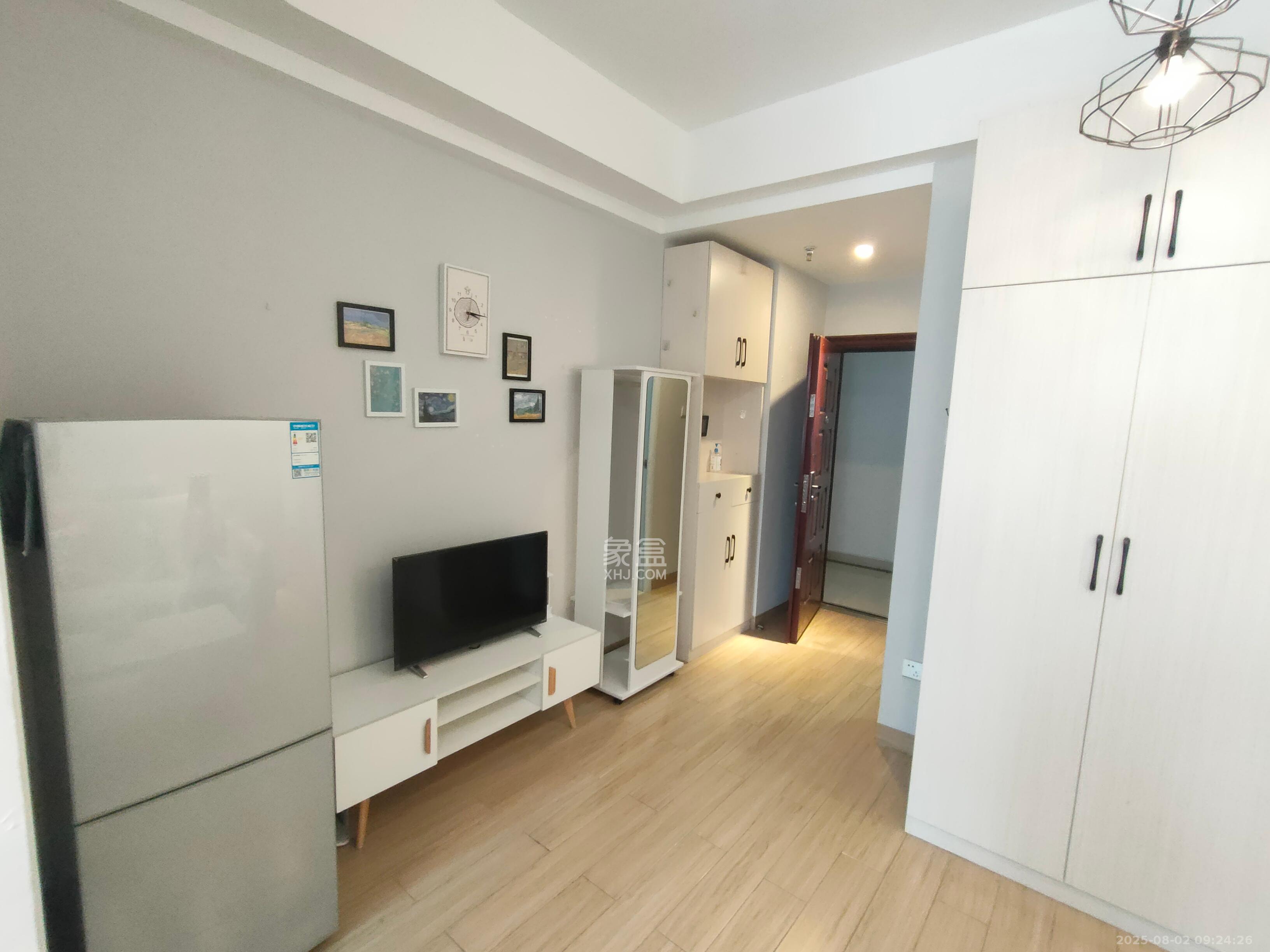 第六都（陆都小区）  1室1厅1卫    2000.0元/月室内图