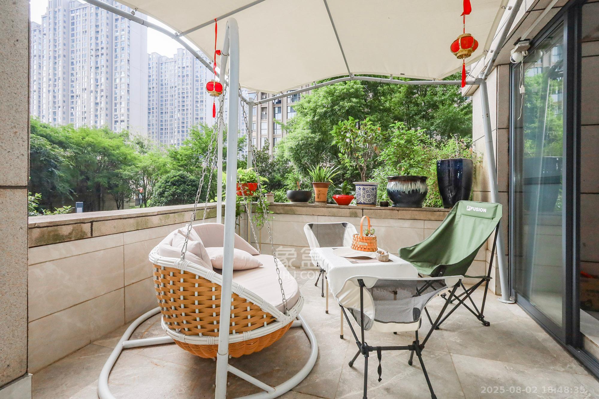 八方小区C区  3室2厅2卫    488.0万阳台