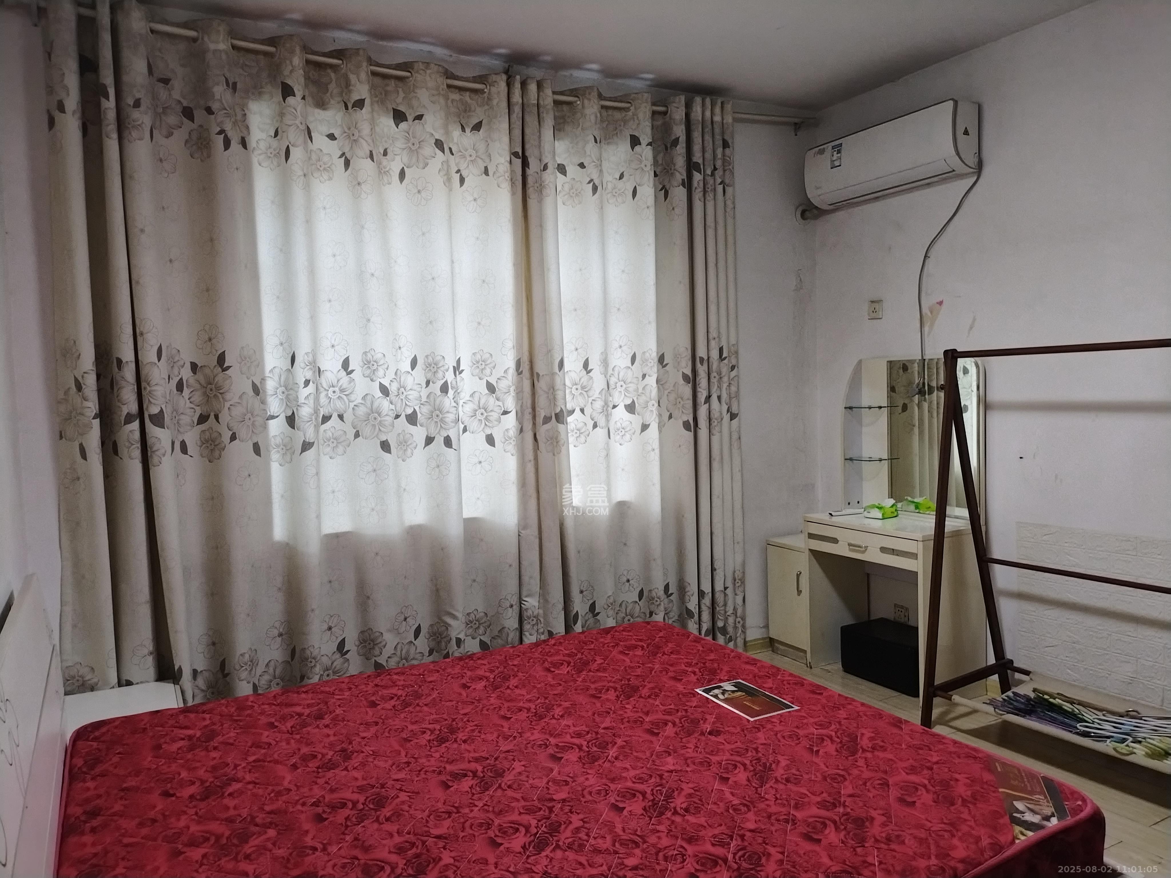 兴联母山小区  3室2厅2卫    1500.0元/月室内图