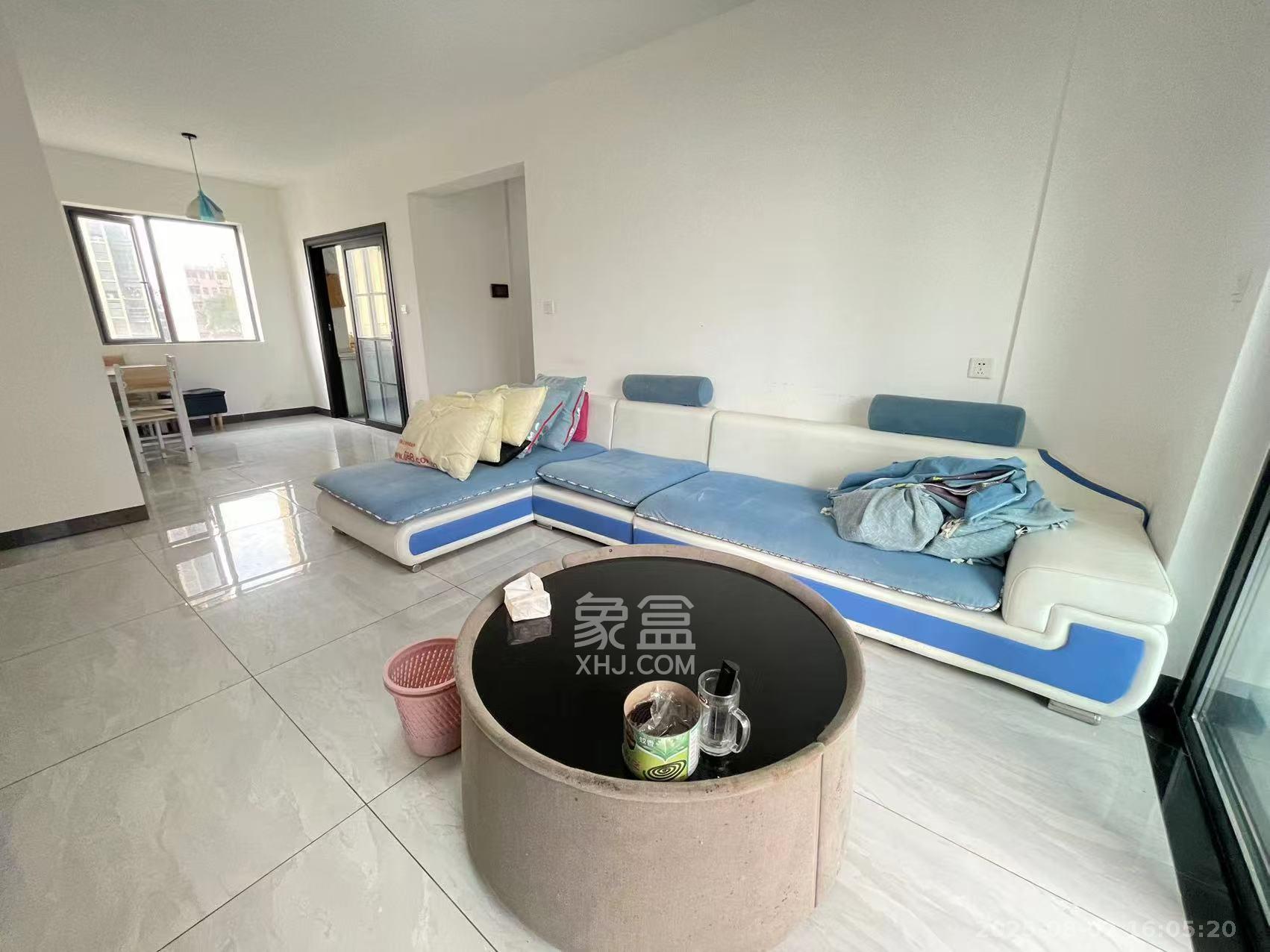 荣盛花语书苑 4室2厅2卫 4100.0元/月 荣盛花语书苑 4室2厅2卫 4100.0元/月室内图