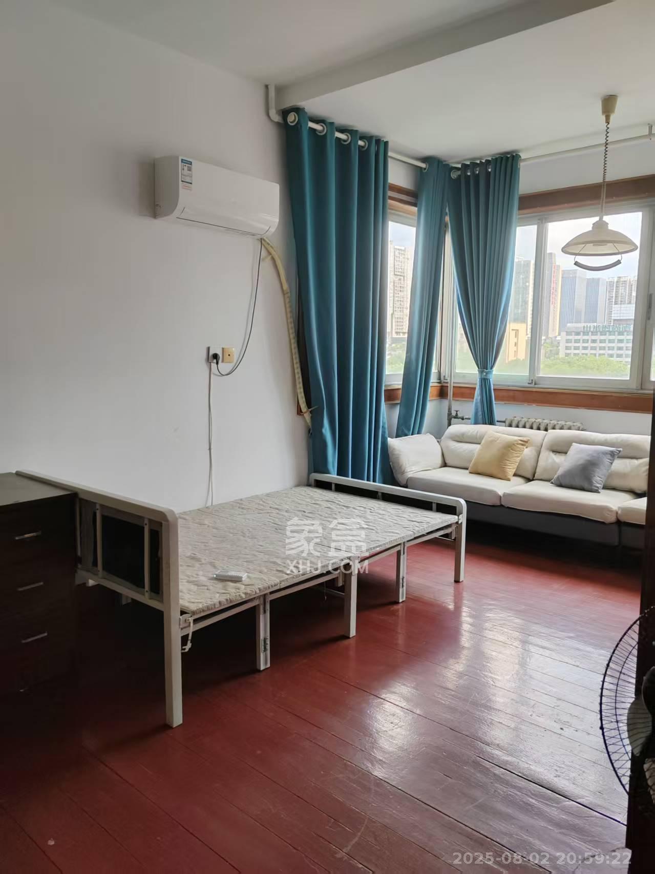 省商务厅宿舍 3室2厅1卫 2300.0元/月 省商务厅宿舍 3室2厅1卫 2300.0元/月室内图