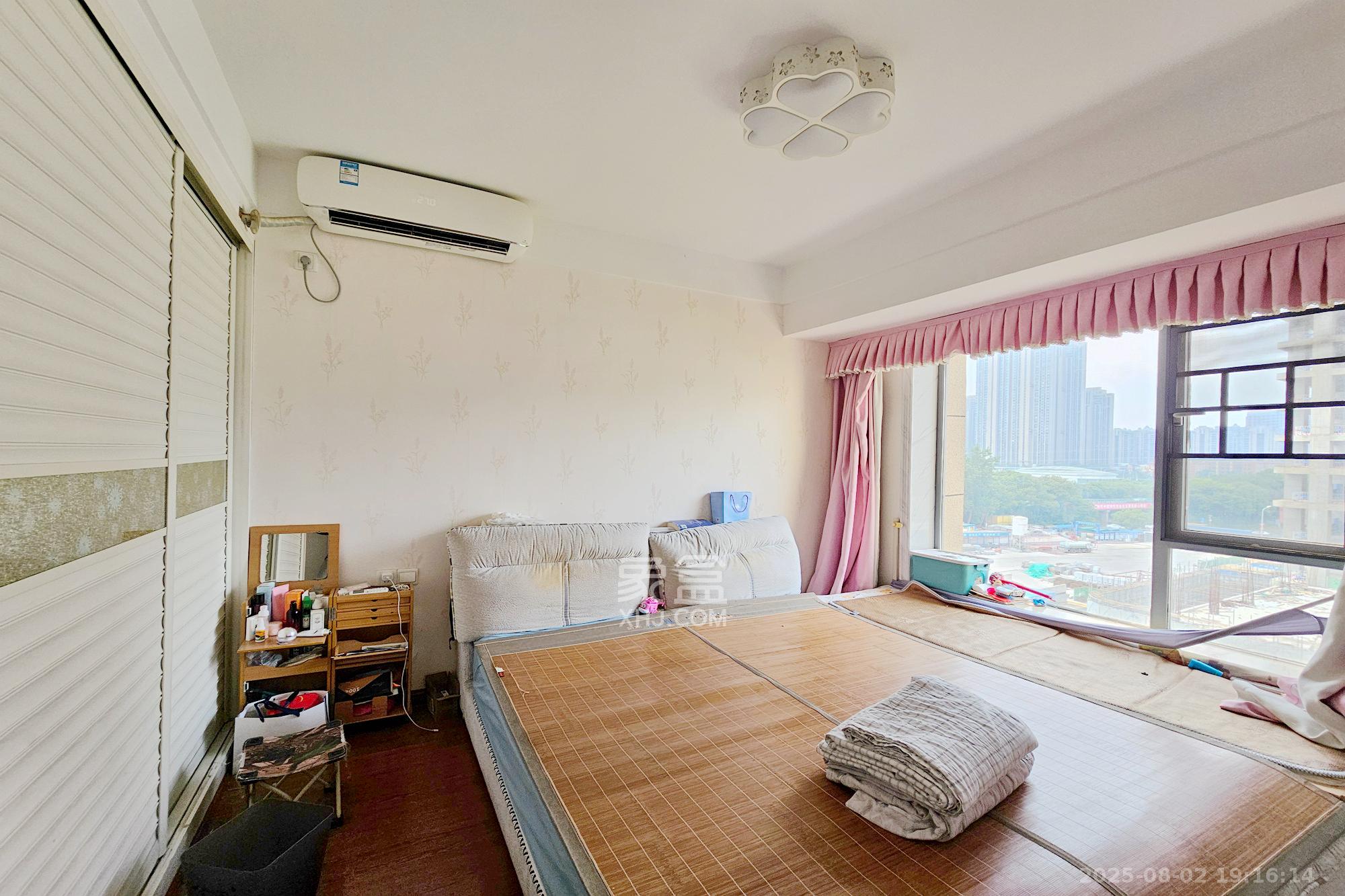 嘉宇盛世华章  4室2厅2卫    115.0万卧室