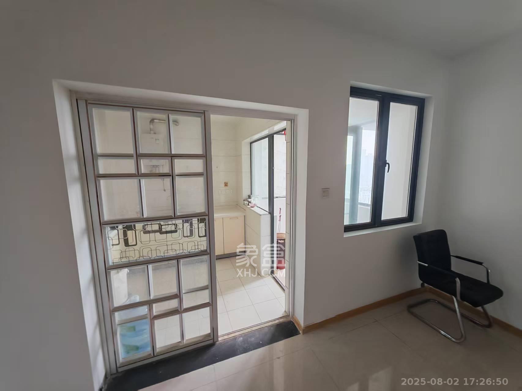 长房天翼未来城  4室2厅2卫    3600.0元/月室内图