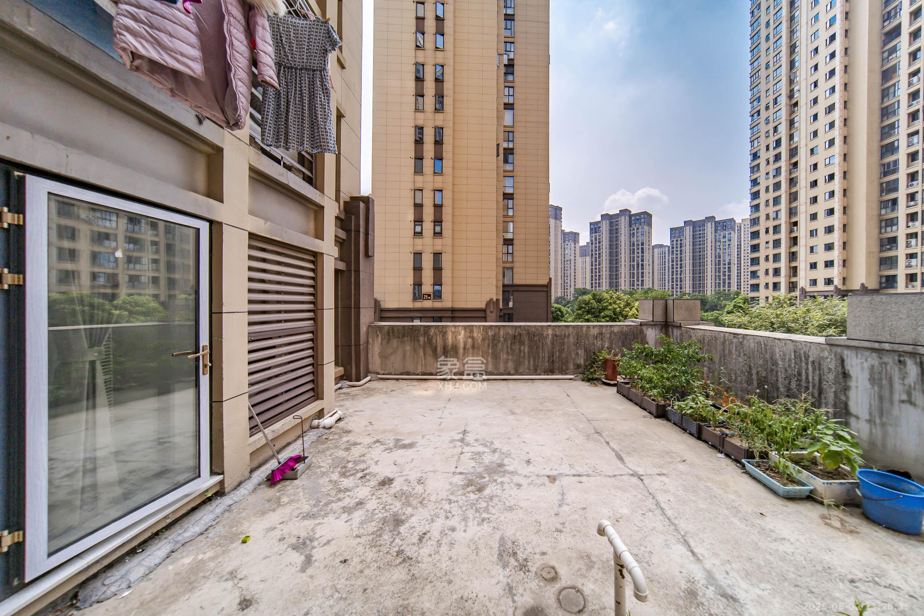 湘熙水郡（观澜海赋家园）  4室2厅2卫    150.0万阳台