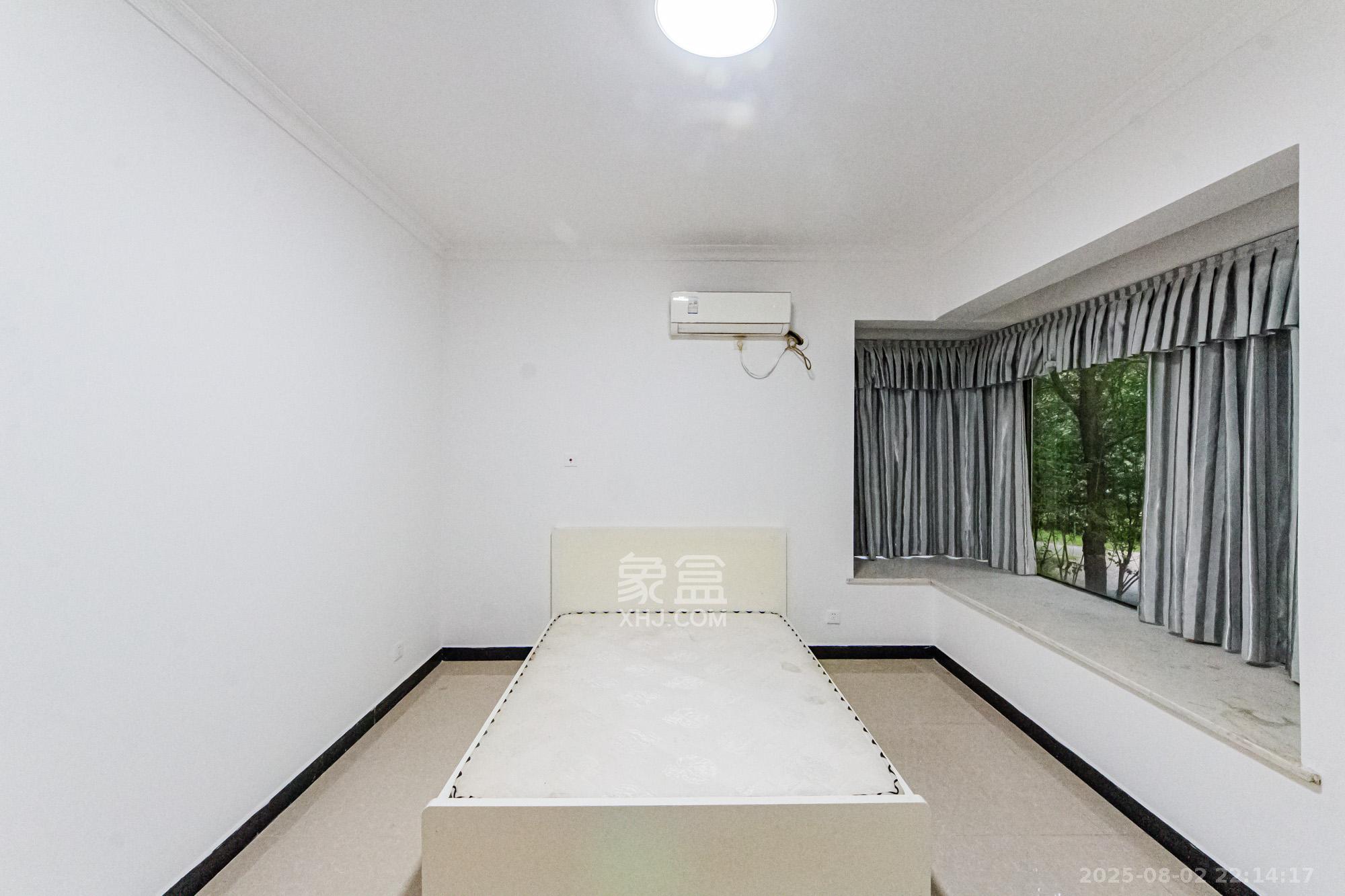 英祥春天  3室2厅1卫    70.0万 英祥春天  3室2厅1卫    70.0万卧室