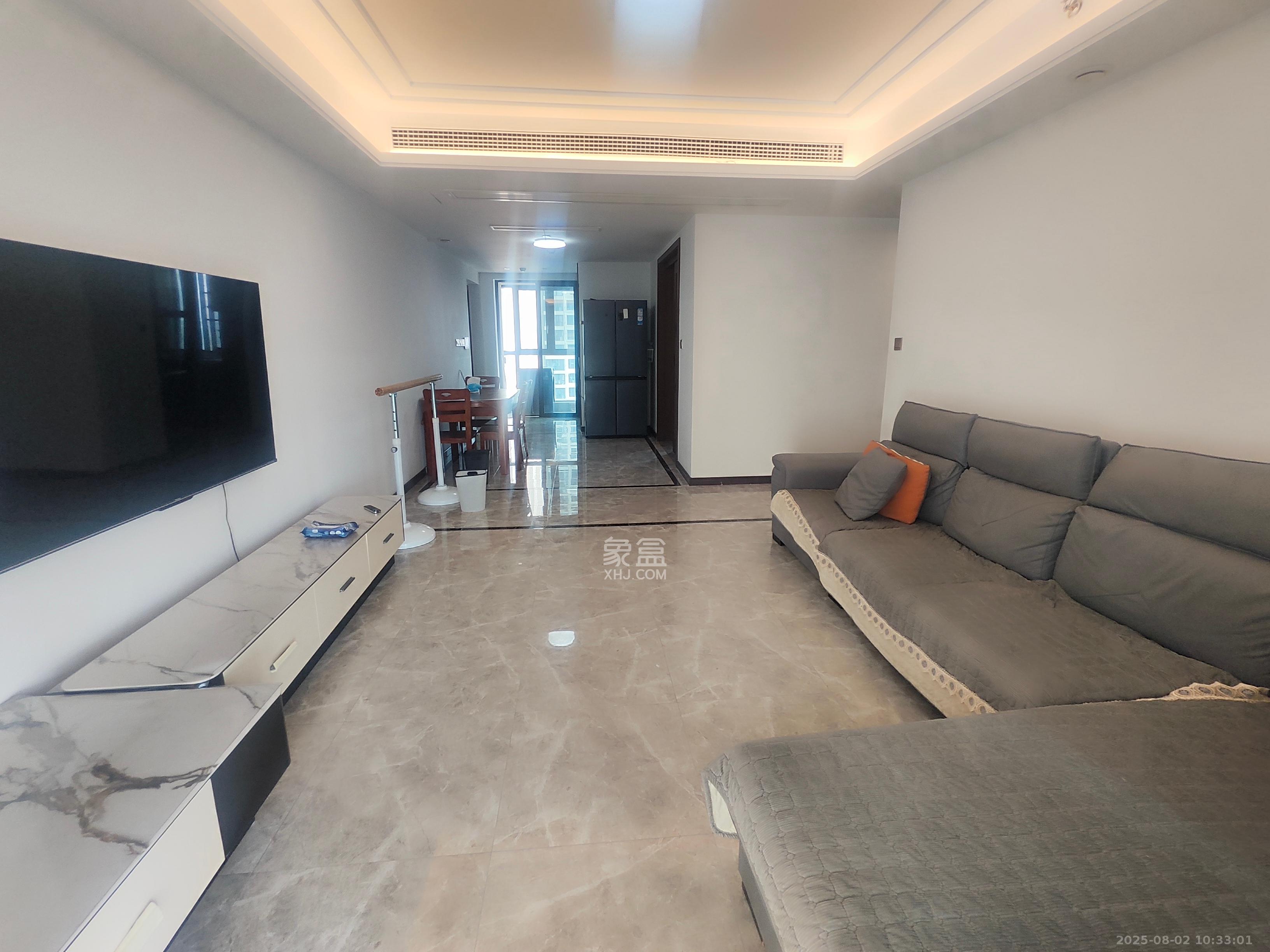 绿地长沙城际空间站(绿地新里佳苑)  4室2厅2卫    3800.0元/月 绿地长沙城际空间站(绿地新里佳苑)  4室2厅2卫    3800.0元/月