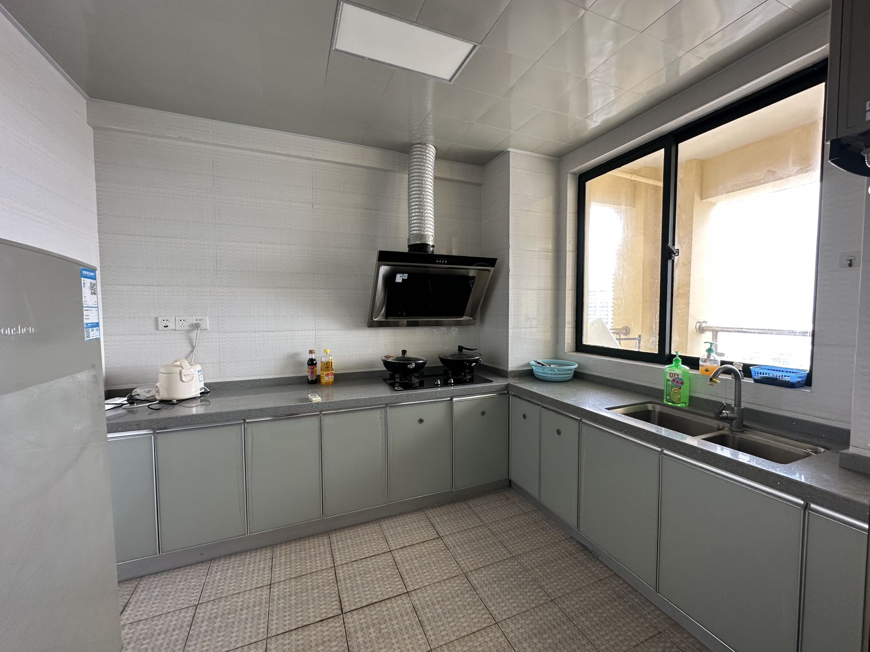 海阔天空-国瑞城二期(雅仕苑) 3室2厅2卫 4500.0元/月 海阔天空-国瑞城二期(雅仕苑) 3室2厅2卫 4500.0元/月室内图