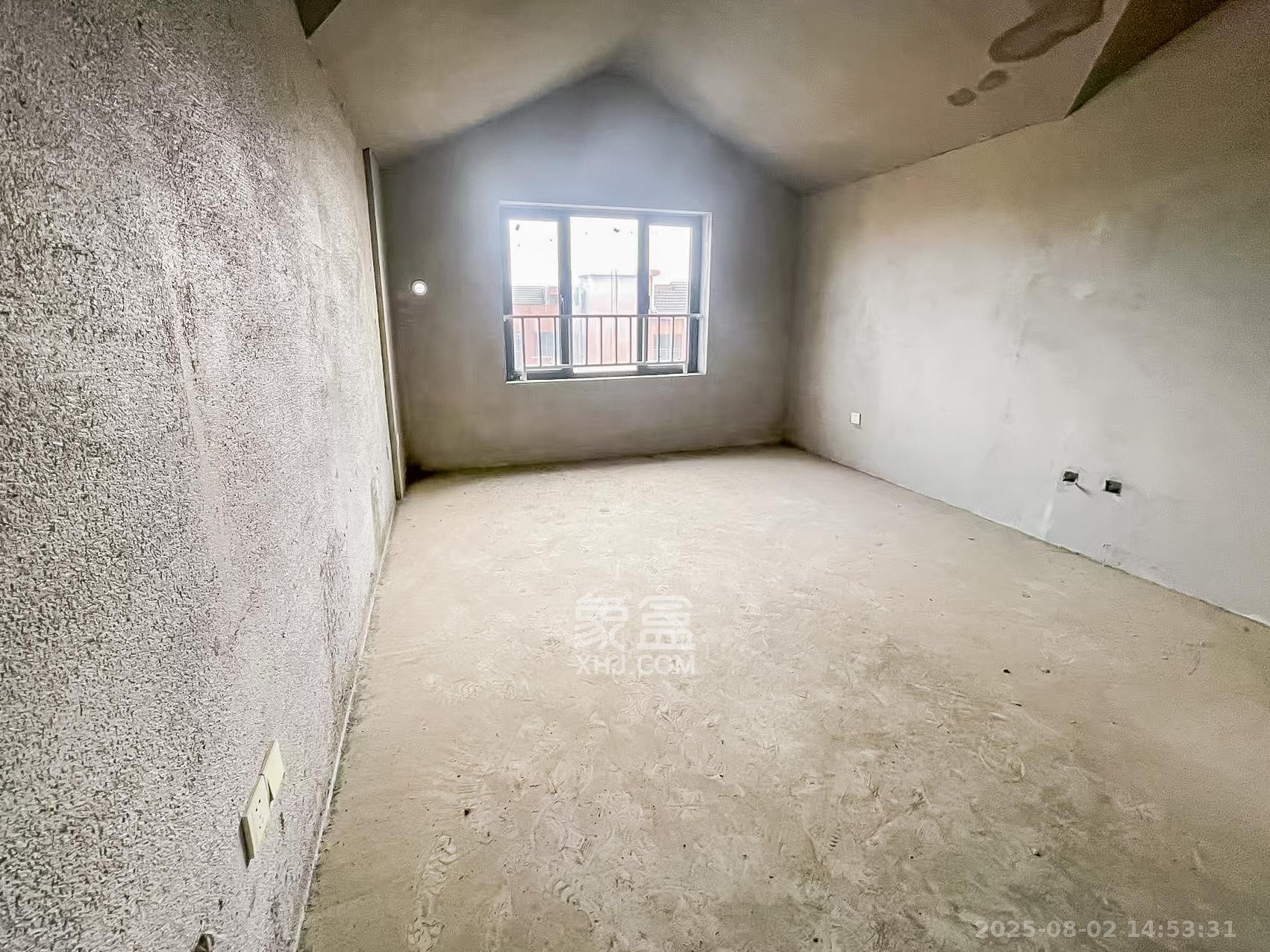 沃家苑 5室2厅2卫 92.8万 沃家苑 5室2厅2卫 92.8万卧室