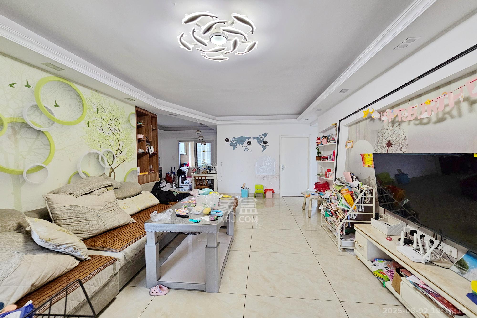 嘉宇盛世华章  4室2厅2卫    115.0万客厅