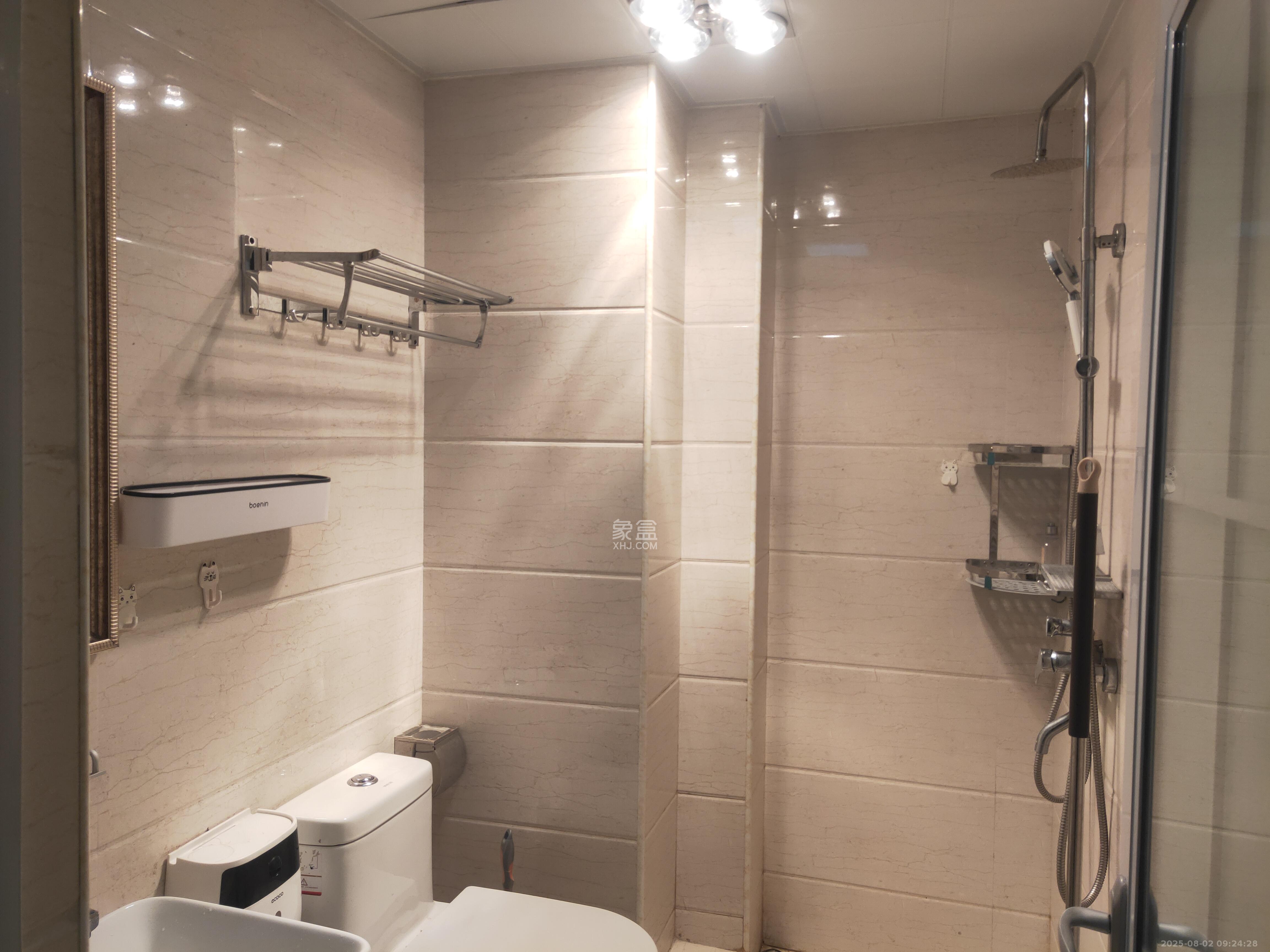 第六都（陆都小区）  1室1厅1卫    2000.0元/月室内图