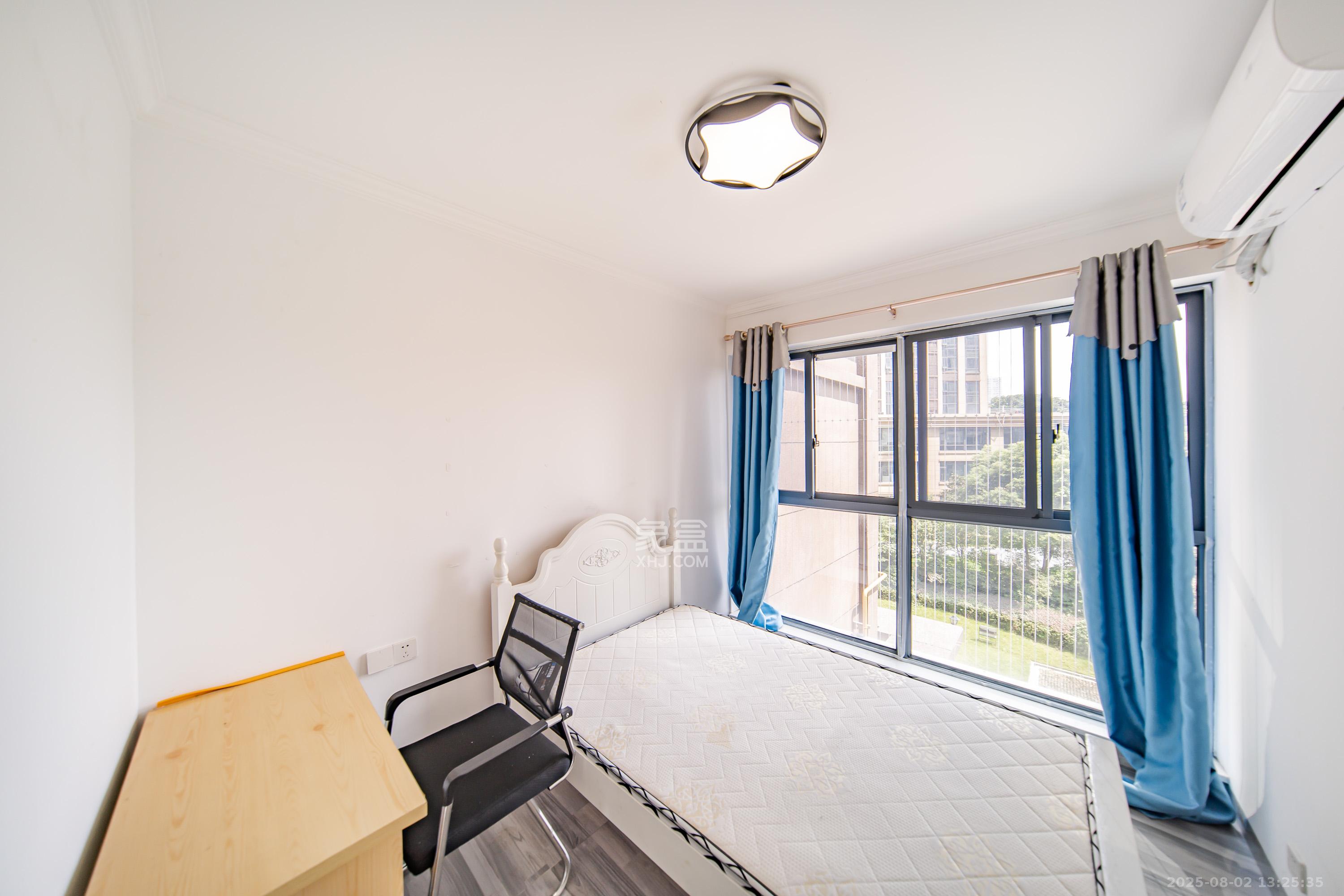 湘熙水郡(观澜海赋家园)  4室2厅2卫    150.0万 湘熙水郡(观澜海赋家园)  4室2厅2卫    150.0万卧室