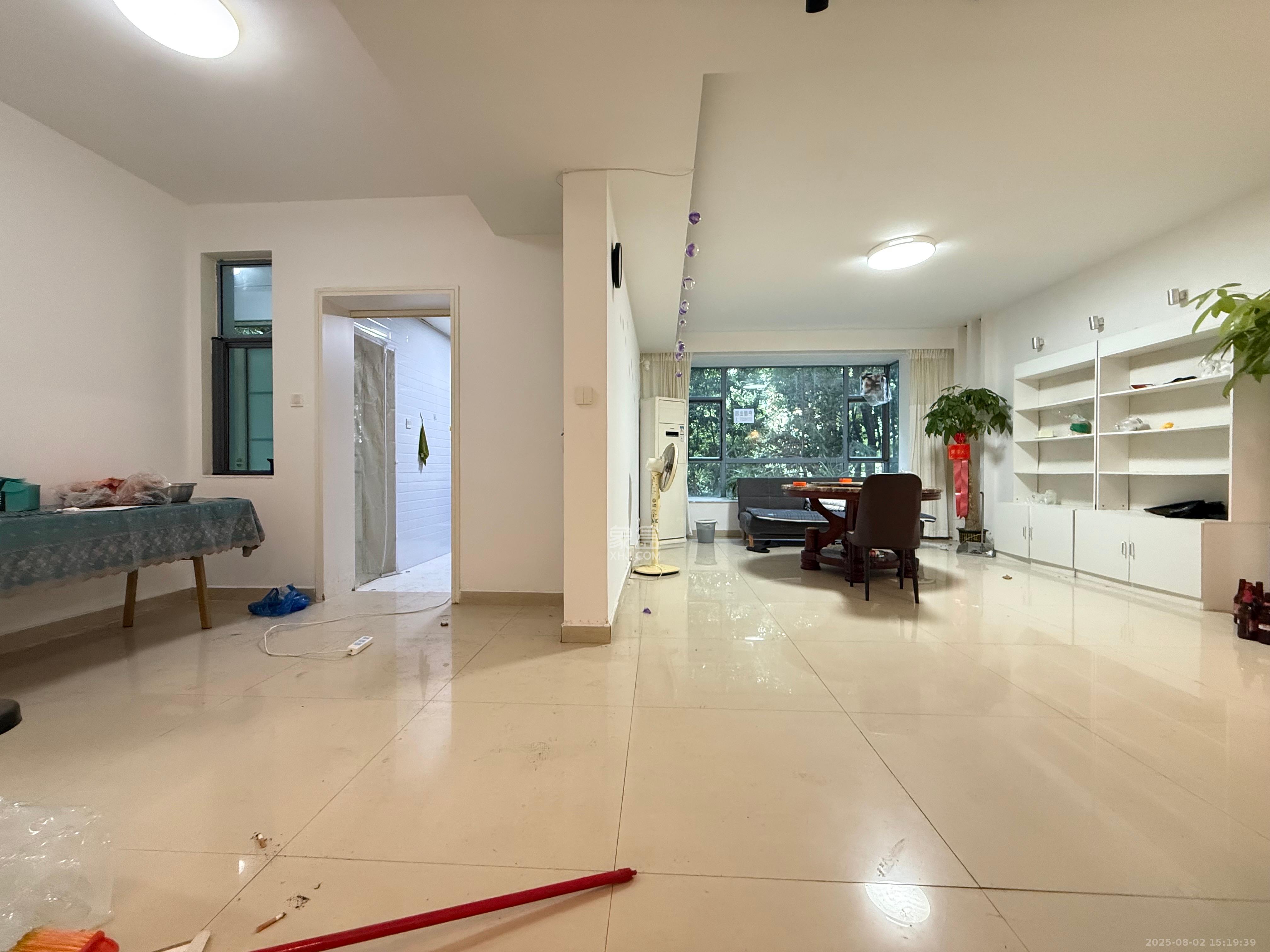 书香名邸  3室2厅2卫    3200.0元/月 书香名邸  3室2厅2卫    3200.0元/月