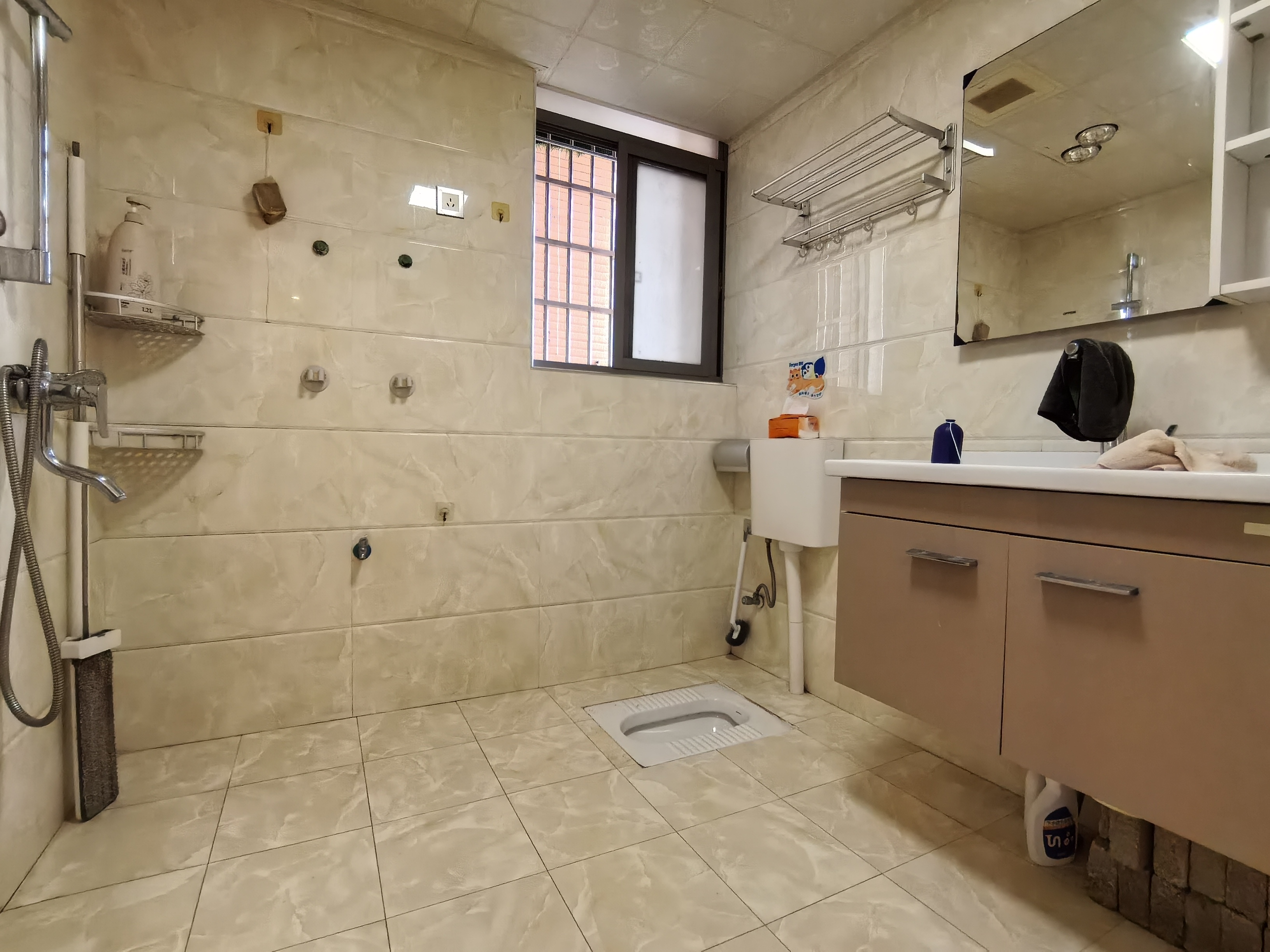 金益紫檀  2室1厅1卫    1600.0元/月 金益紫檀  2室1厅1卫    1600.0元/月室内图