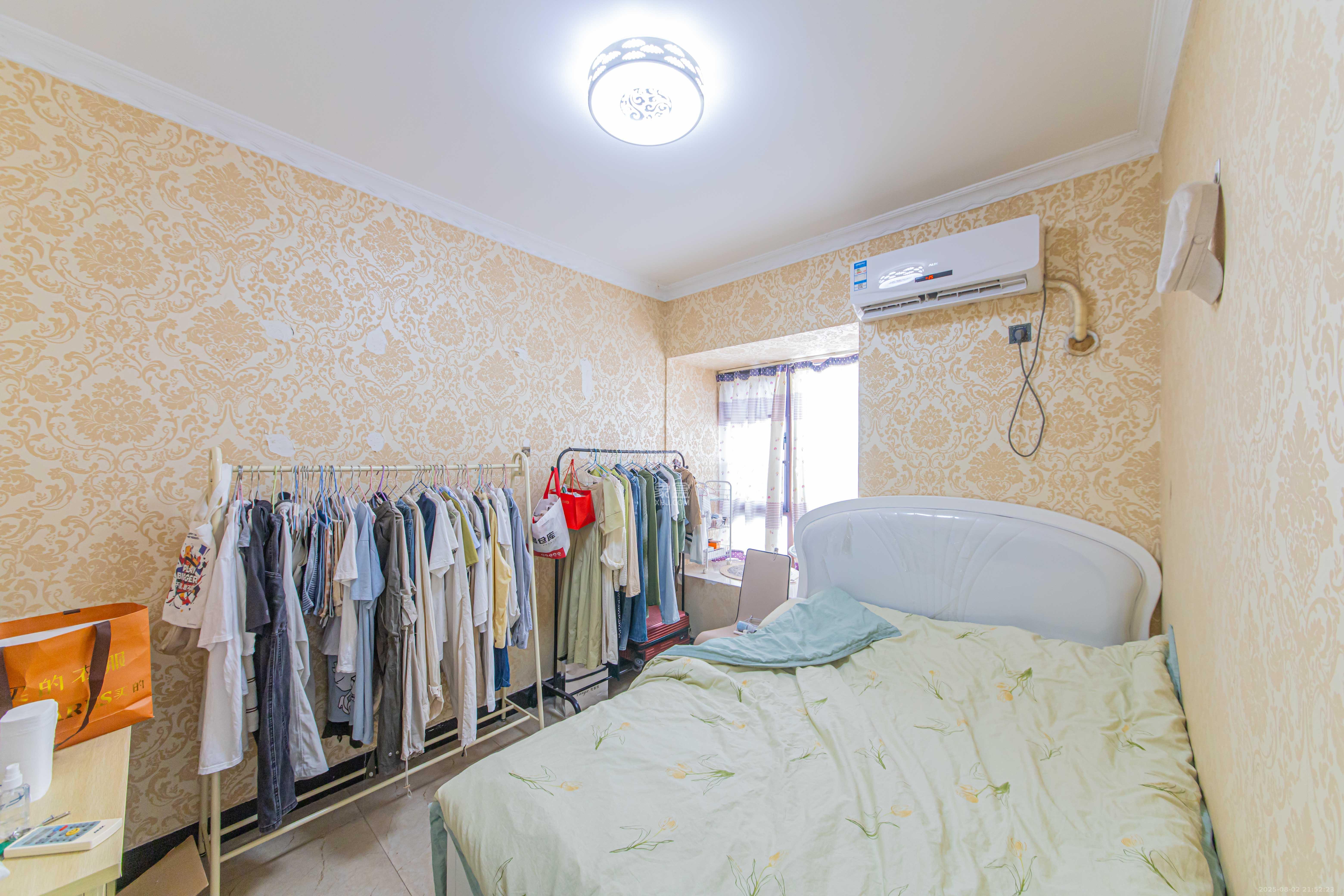 金房奥斯卡  2室2厅1卫    60.0万卧室