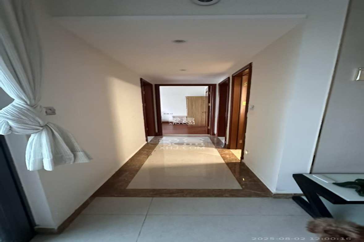 恒大文化旅游城A区 3室2厅2卫 1800.0元/月 恒大文化旅游城A区 3室2厅2卫 1800.0元/月室内图