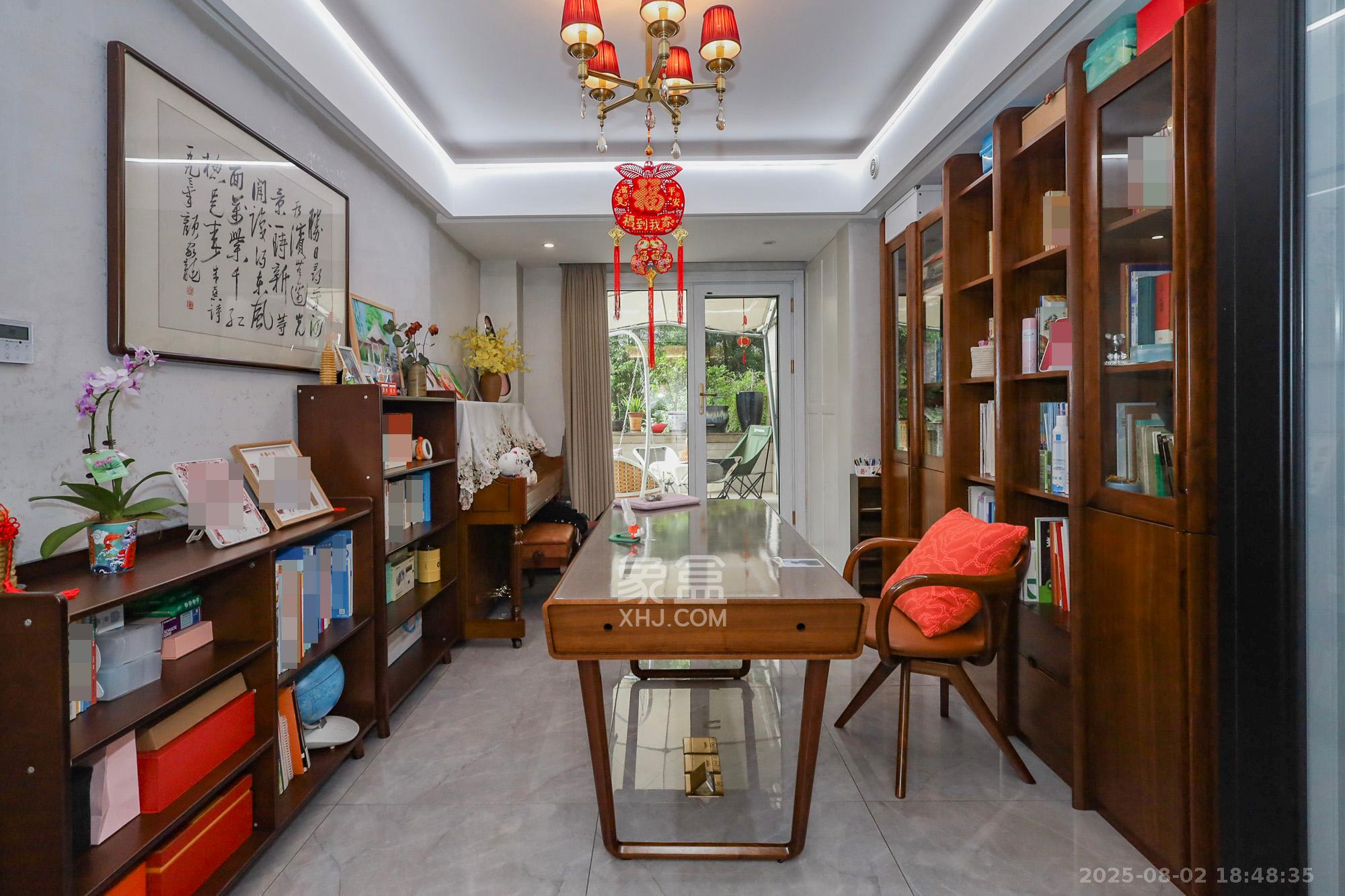 八方小区C区  3室2厅2卫    488.0万卧室