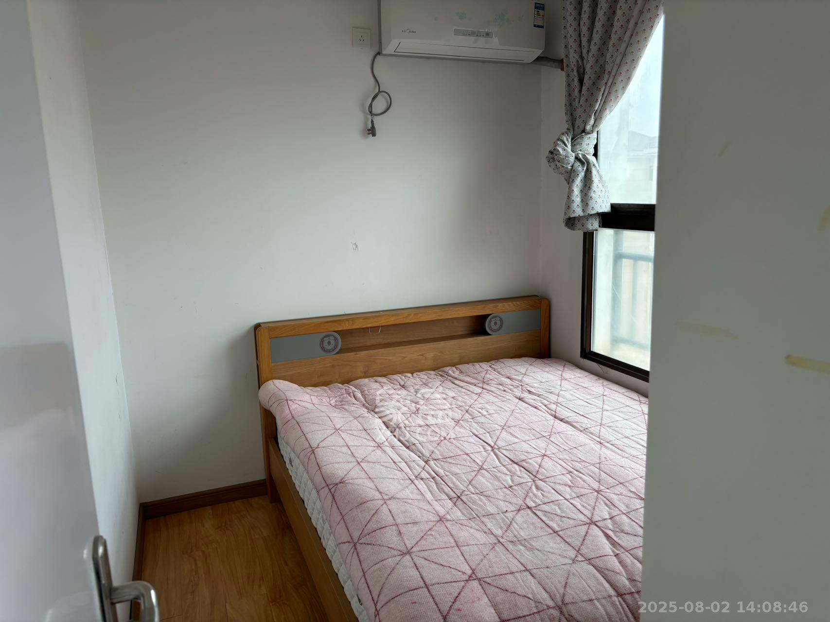 米兰春天  3室2厅1卫    1800.0元/月 米兰春天  3室2厅1卫    1800.0元/月室内图