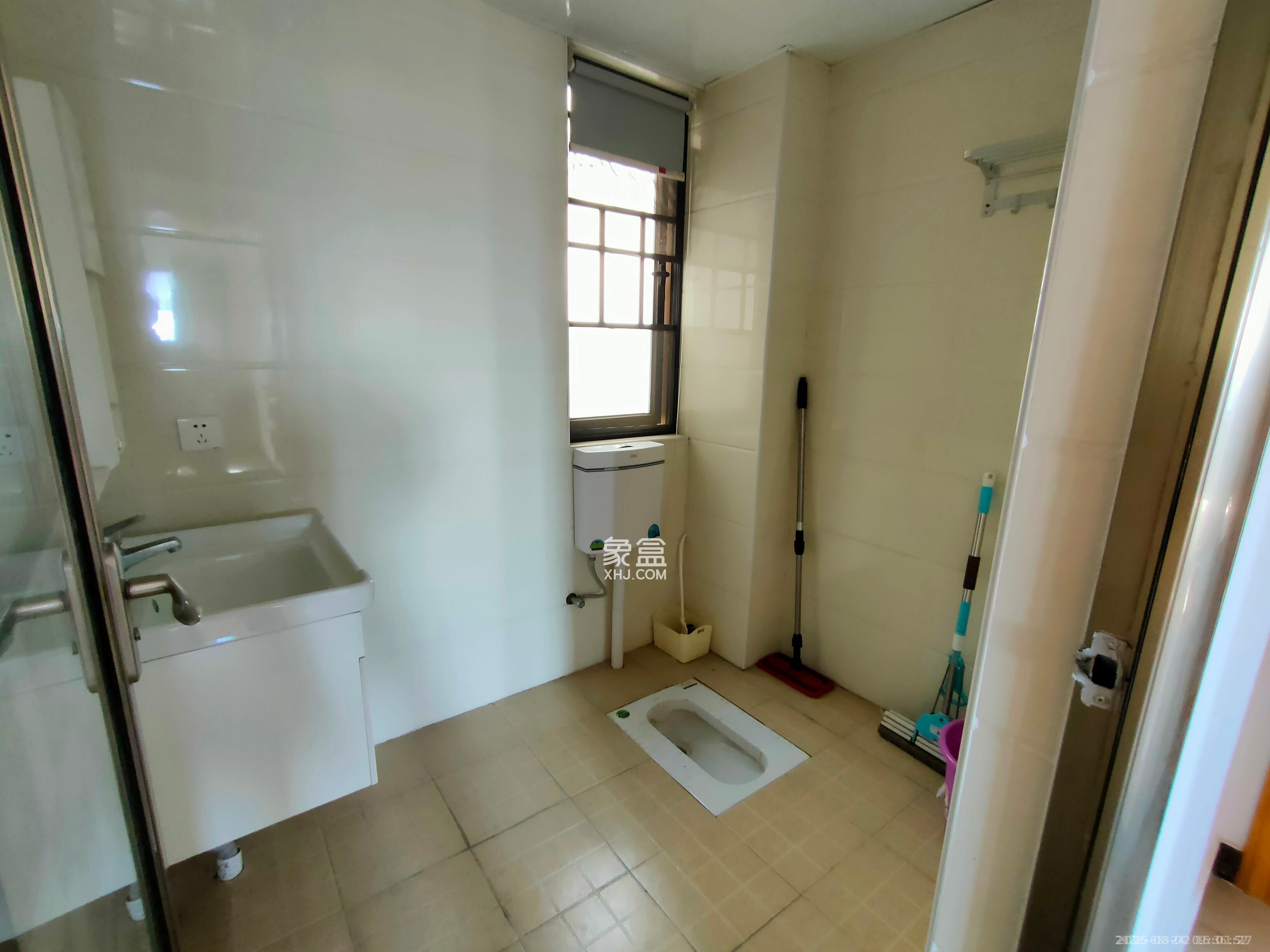 光明E城  3室2厅1卫    2200.0元/月室内图