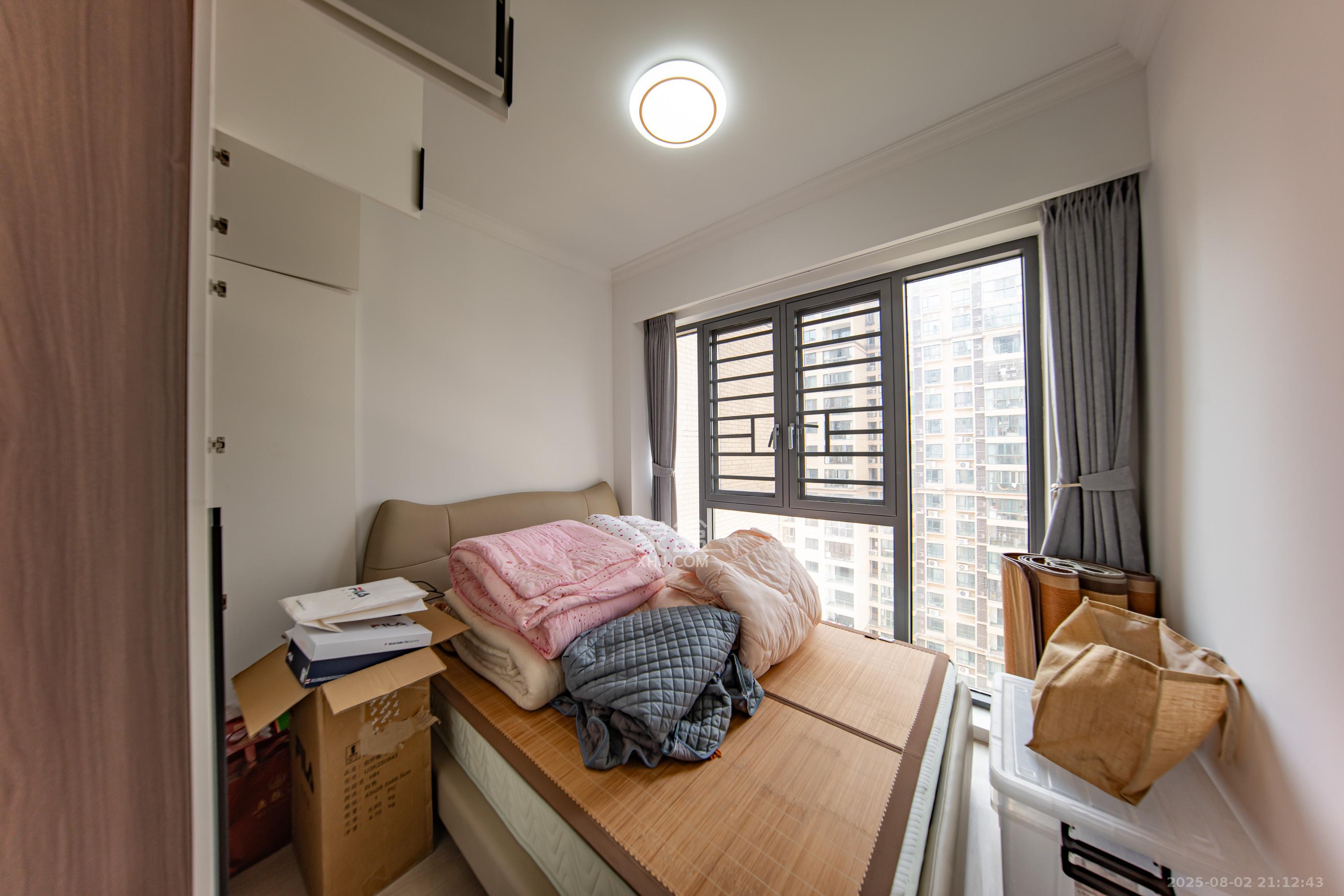 洋湖时代 3室2厅1卫 84.00万 洋湖时代 3室2厅1卫 84.00万卧室